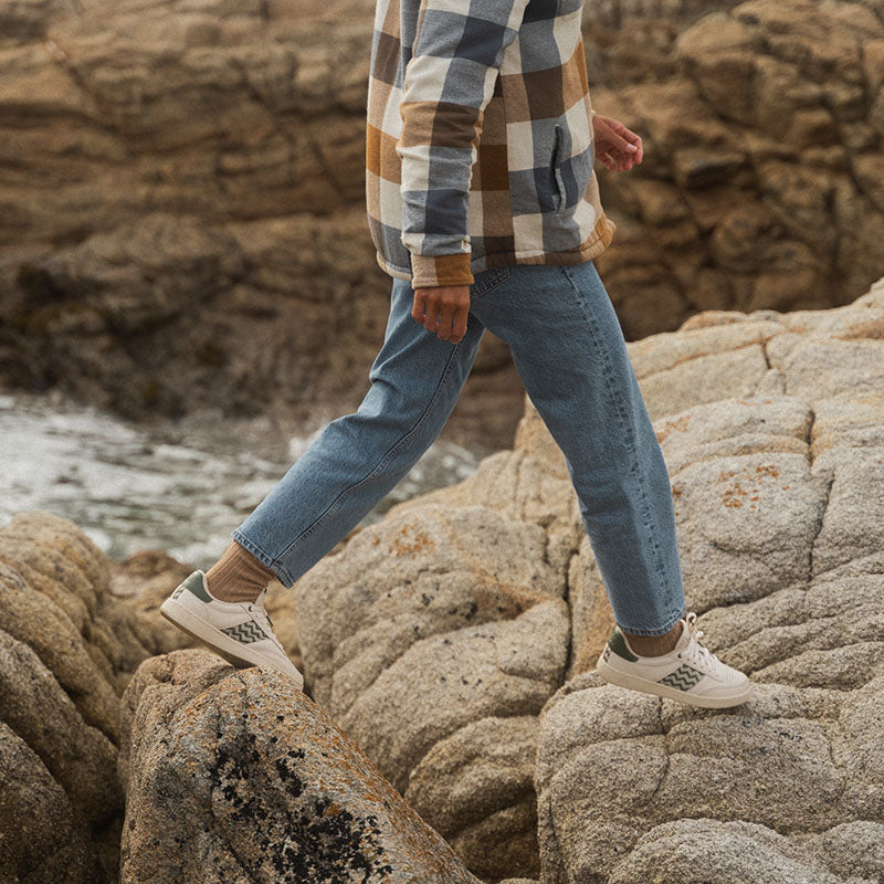 Saigon Classique '24 Cypress Green Leather Low-Top Sneakers · Cream and Green