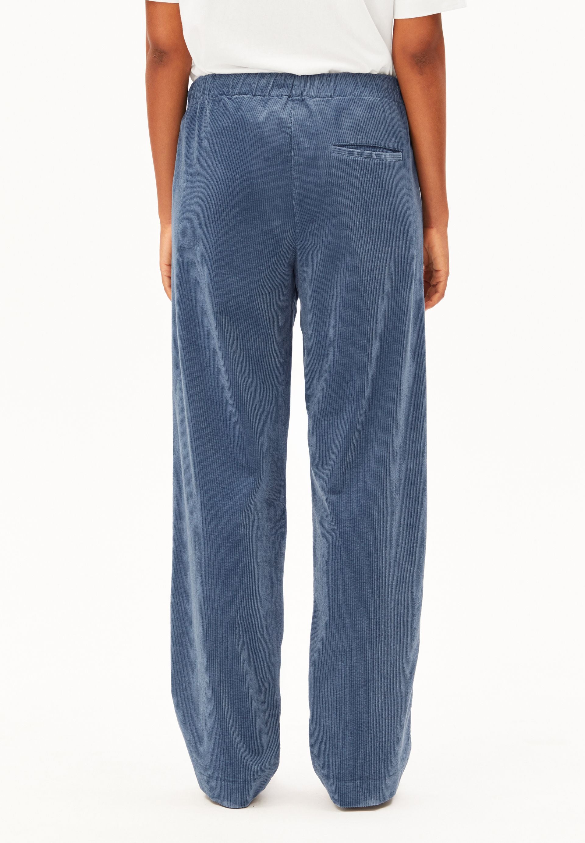pantalon en velours de coton bio jaimilaa corduroy bleu gris armedangels femme pantalon velour jaimilaa coton bio bleu gris l armoire poethique 2