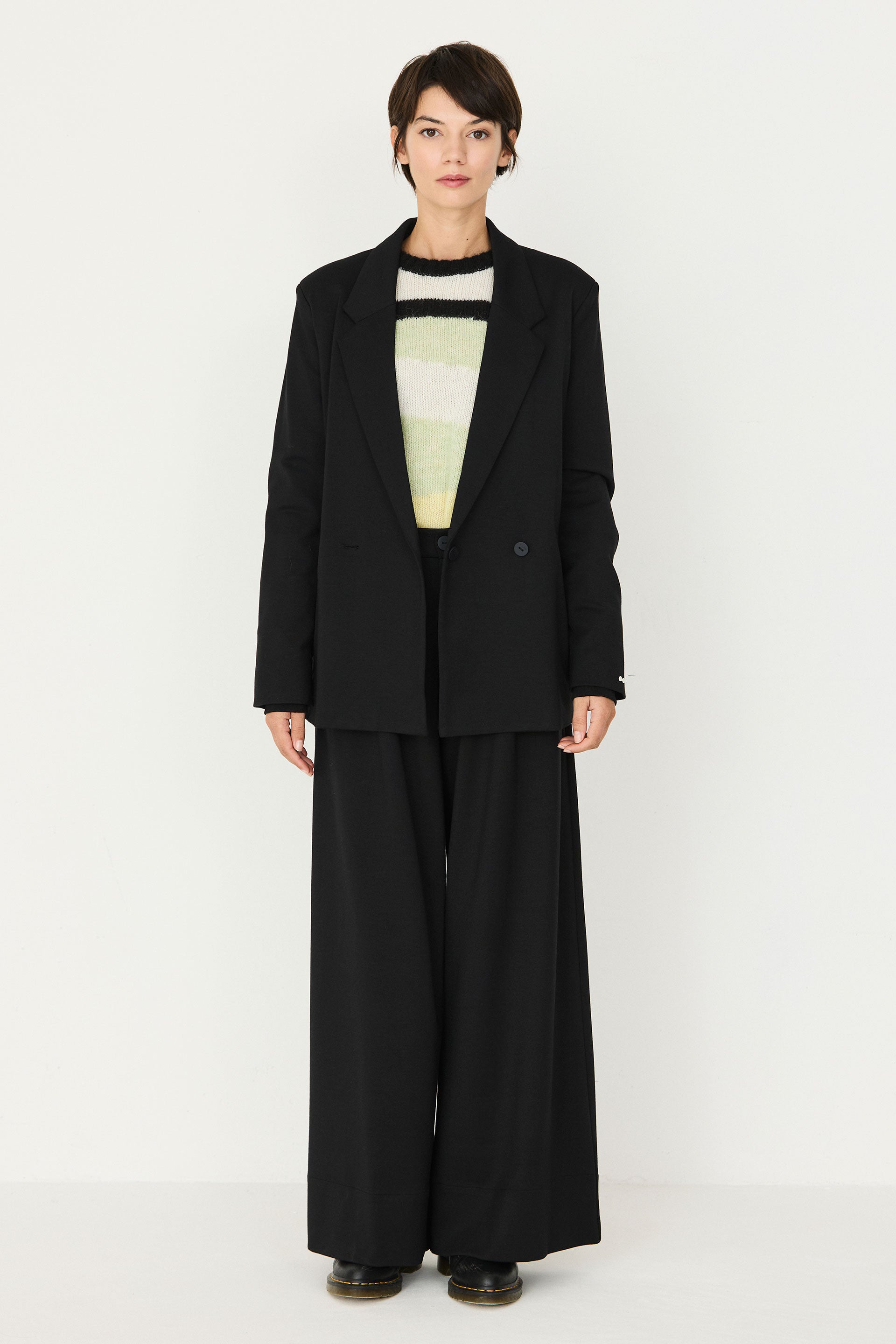 pantalon large en tencel modal nia noir skfk femme pantalon large nia tencel modal noir l armoire poethique 4
