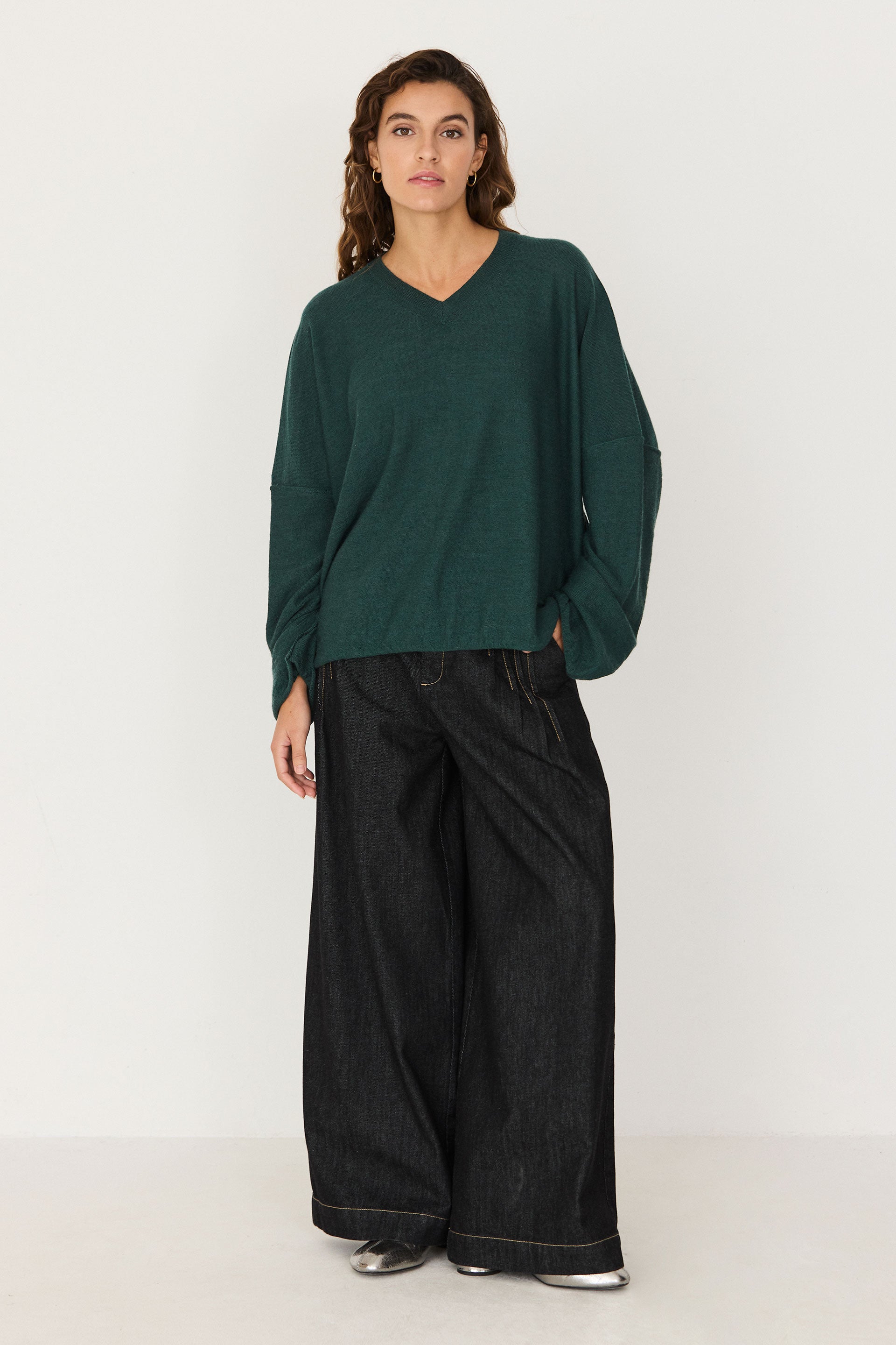 pull ample col v en laine mrinos kaieta vert fonc skfk femme pull ample col v kaieta laine merinos vert fonc l armoire poethique 2