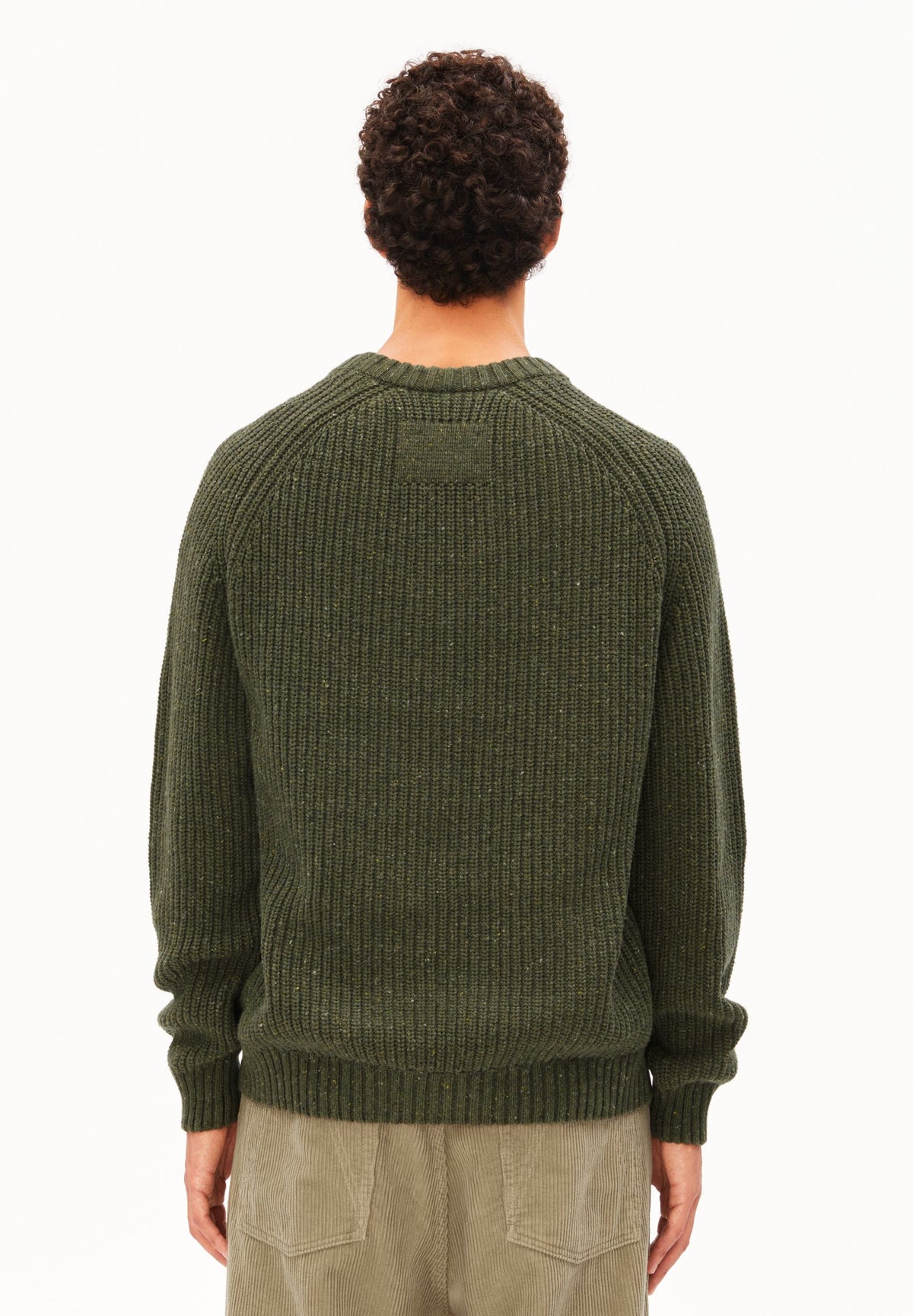 pull en coton bio et laine recycle kiaano tweed kaki chin armedangels homme pull kiaano tweed laine coton bio vert l armoire poethique 2