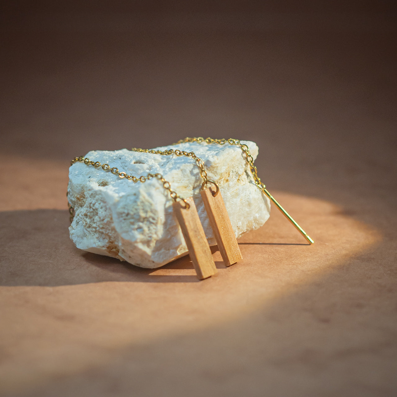 racines femme boucles oreille chainettes barre olivier l armoire poethique 1