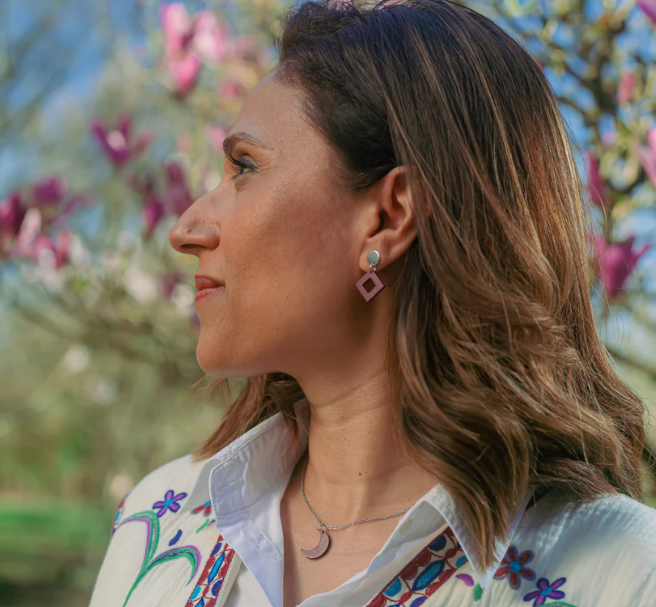 racines femme boucles oreille clous carr dor amarante l armoire poethique 2