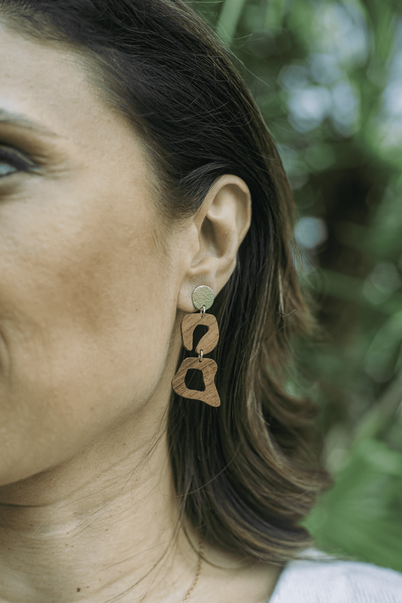 racines femme boucles oreille clous leopard dor palissandre l armoire poethique 2