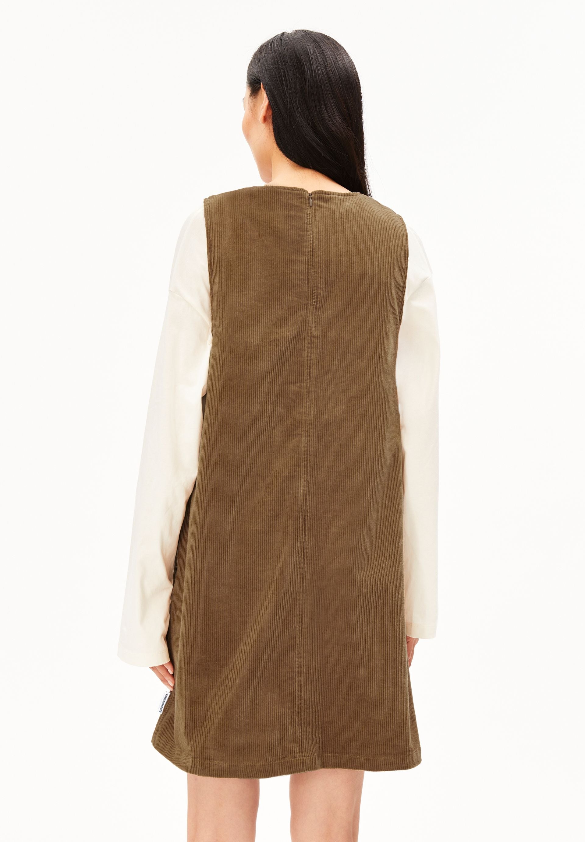 robe courte sans manches en velours de coton bio corduroy r neck mini camel armedangels femme robe courte sans manches velours coton bio camel l armoire poethique 2
