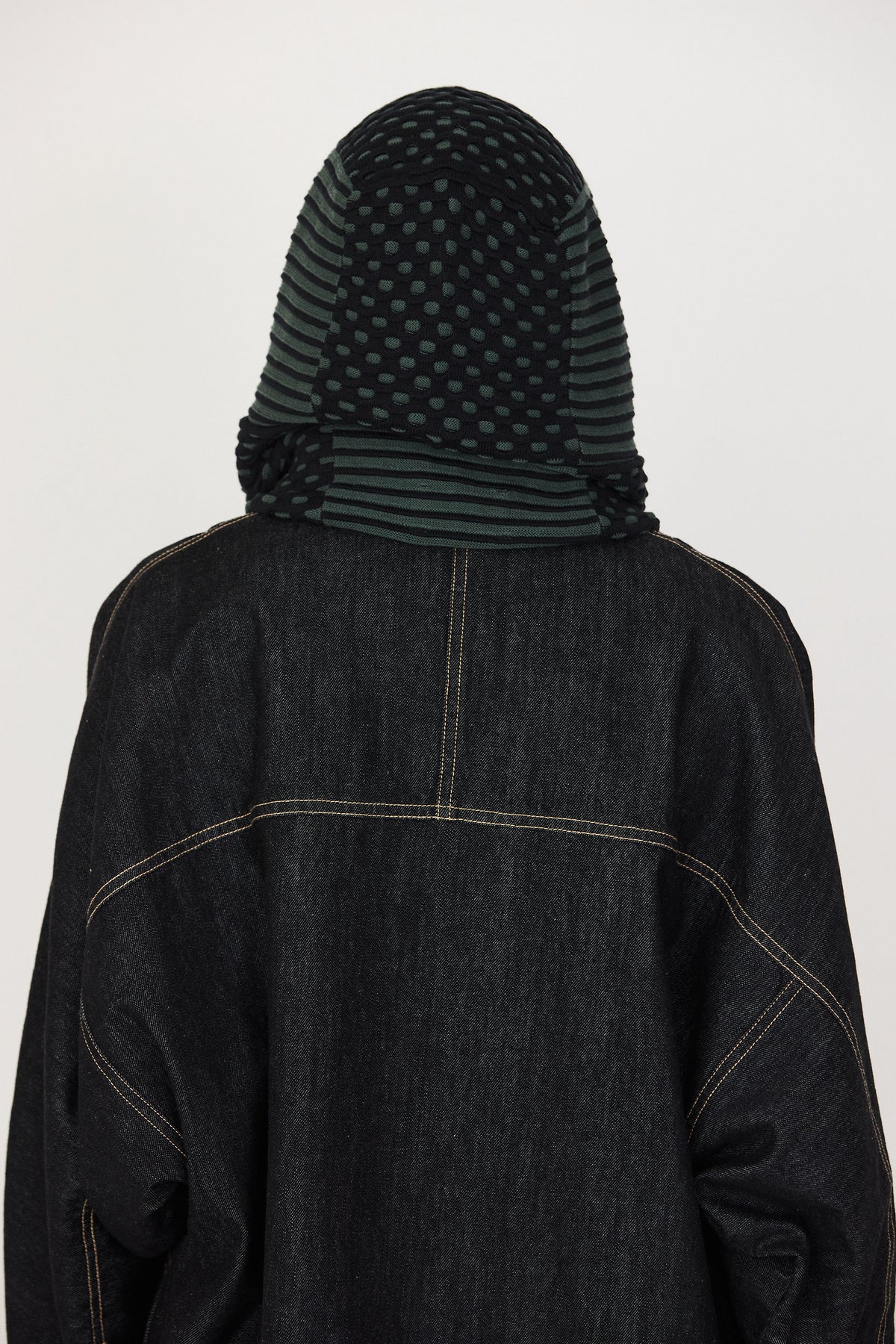 skfk femme cagoule xano coton bio vert noir l armoire poethique 1