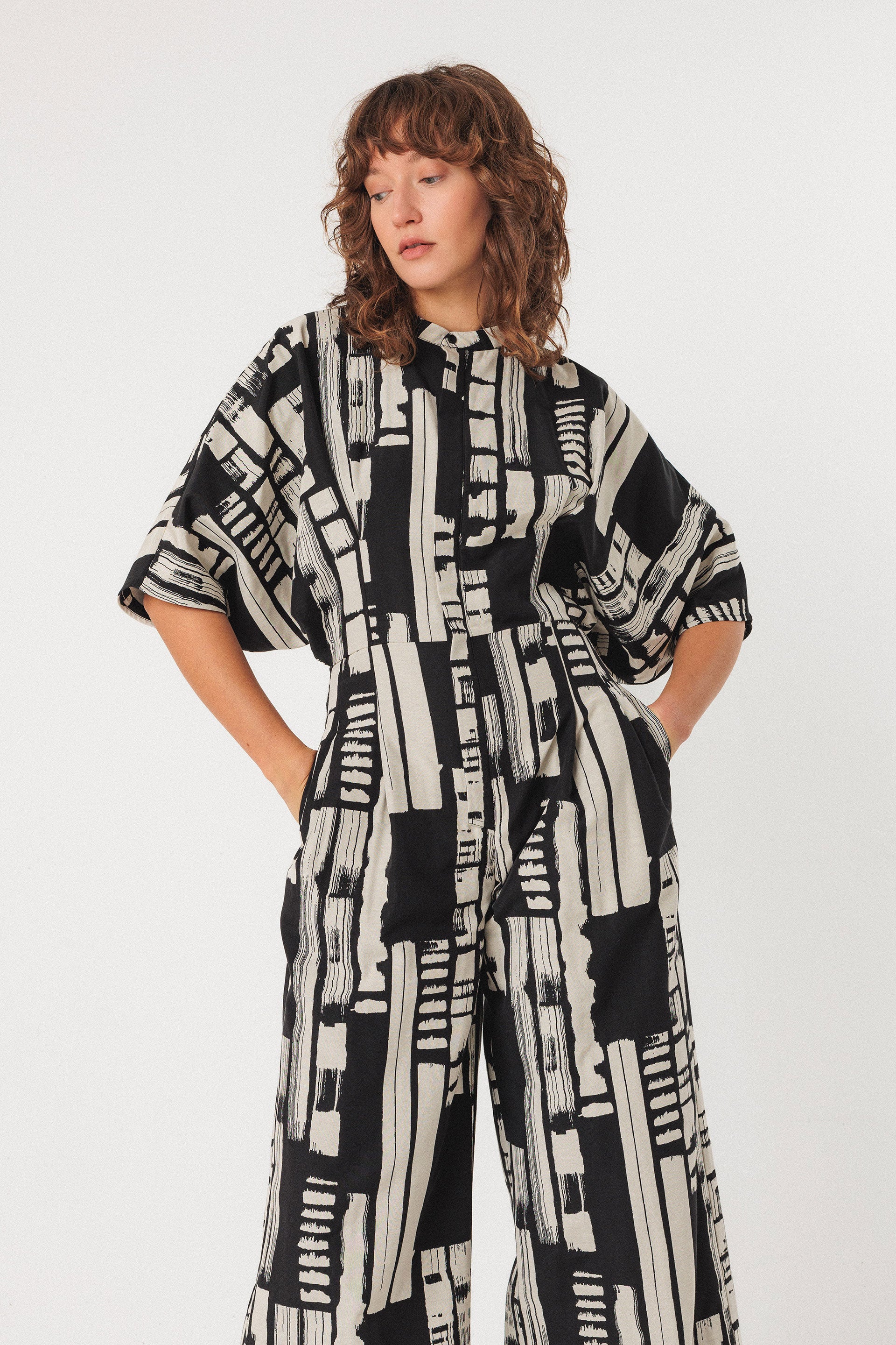 skfk femme combinaison siloe lorea big brush coton bio noir blanc l armoire poethique  2