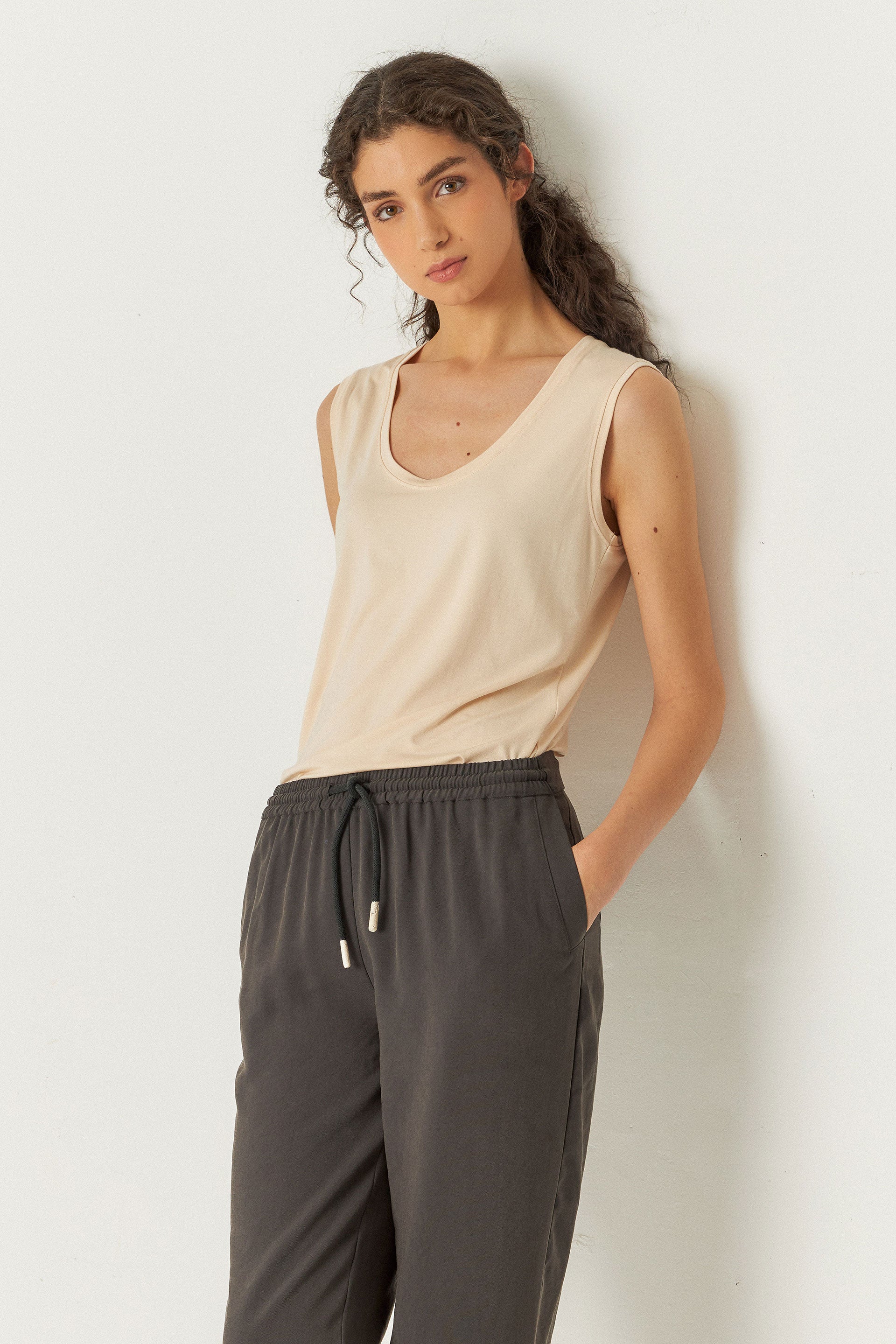 skfk femme debardeur zur 2 beige modal bio l armoire poethique  3