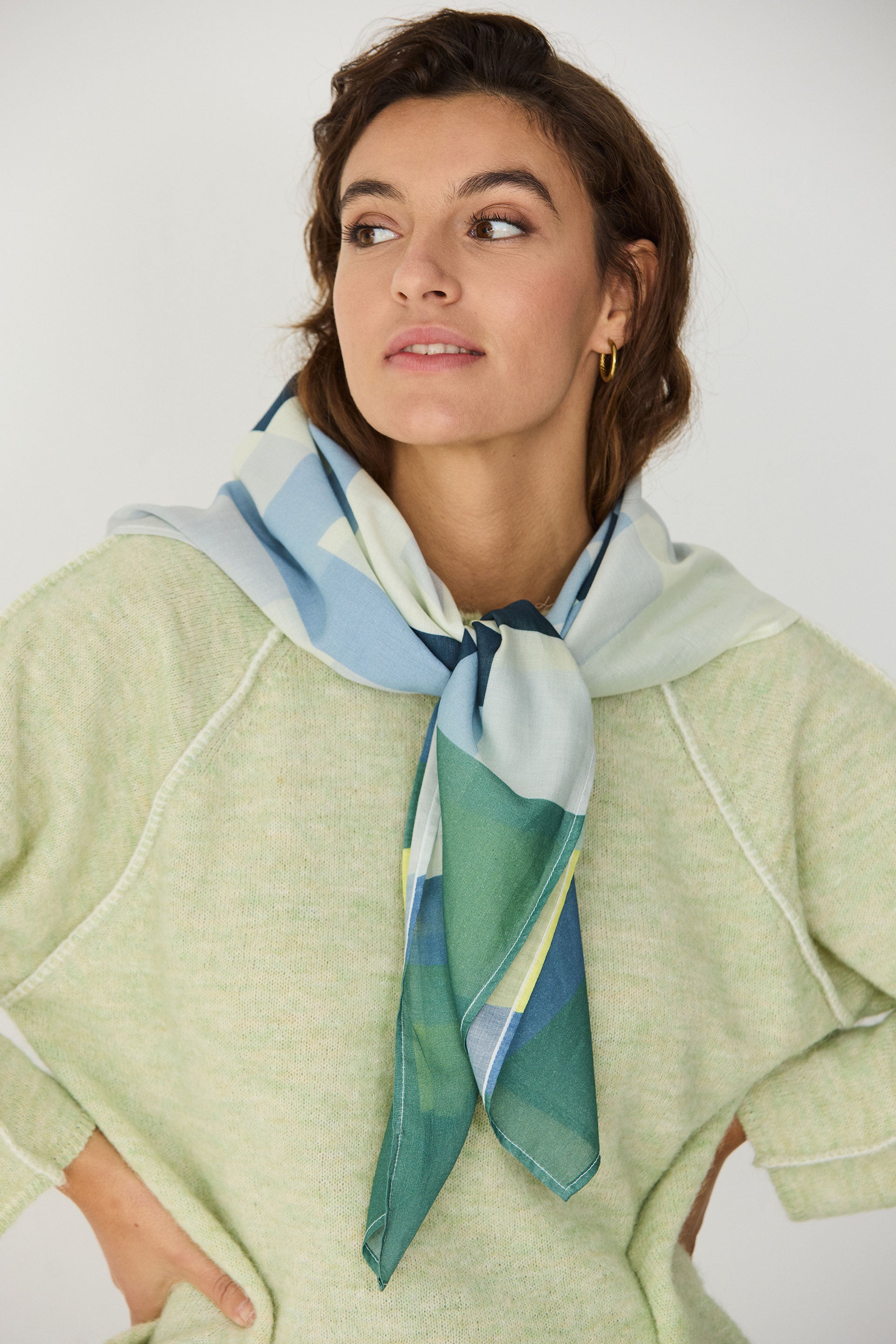 skfk femme foulard irura coton bio bleu clair vert l armoire poethique 1