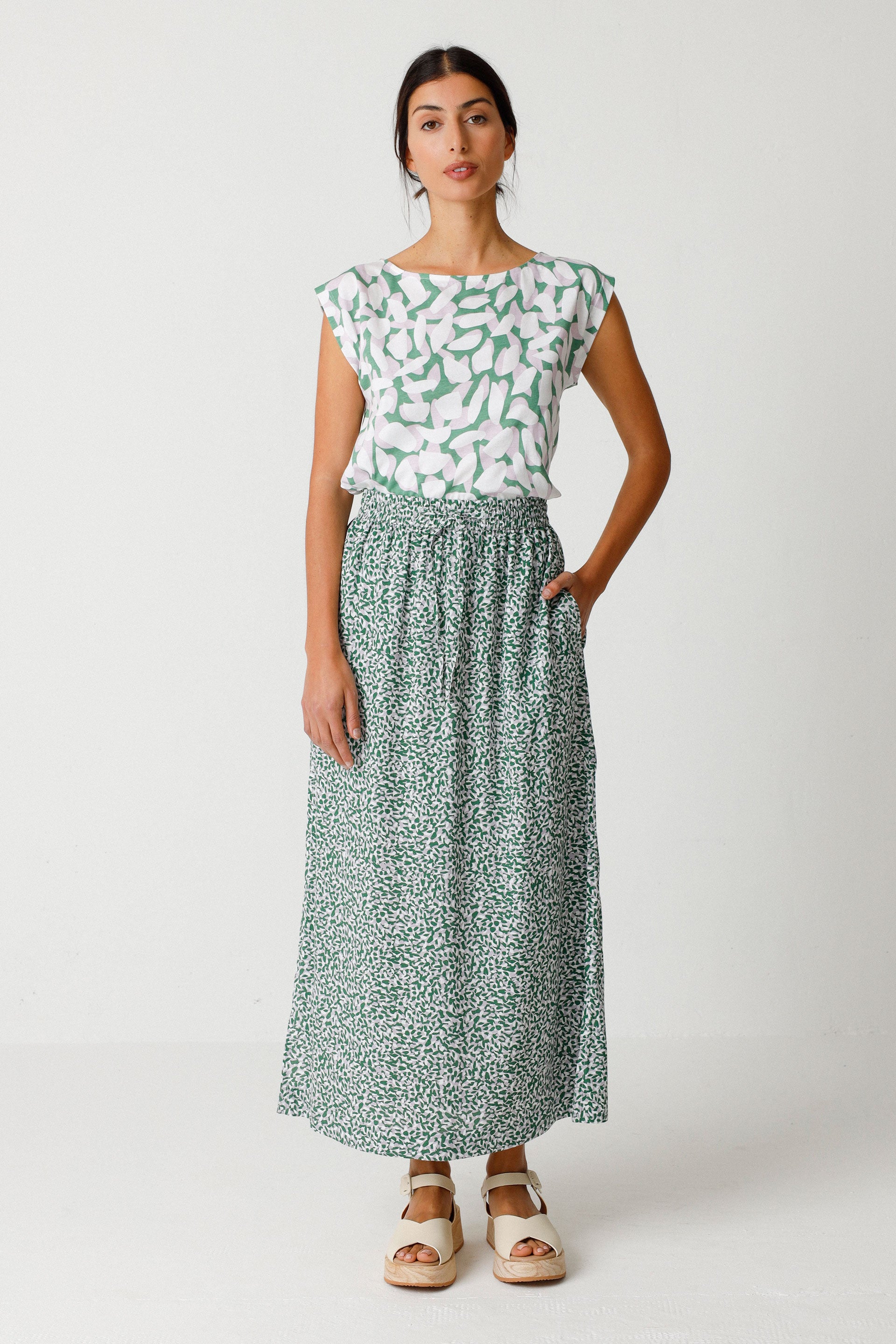 Jupe longue fluide en lenzing ecovero aida small petals · bleu et vert