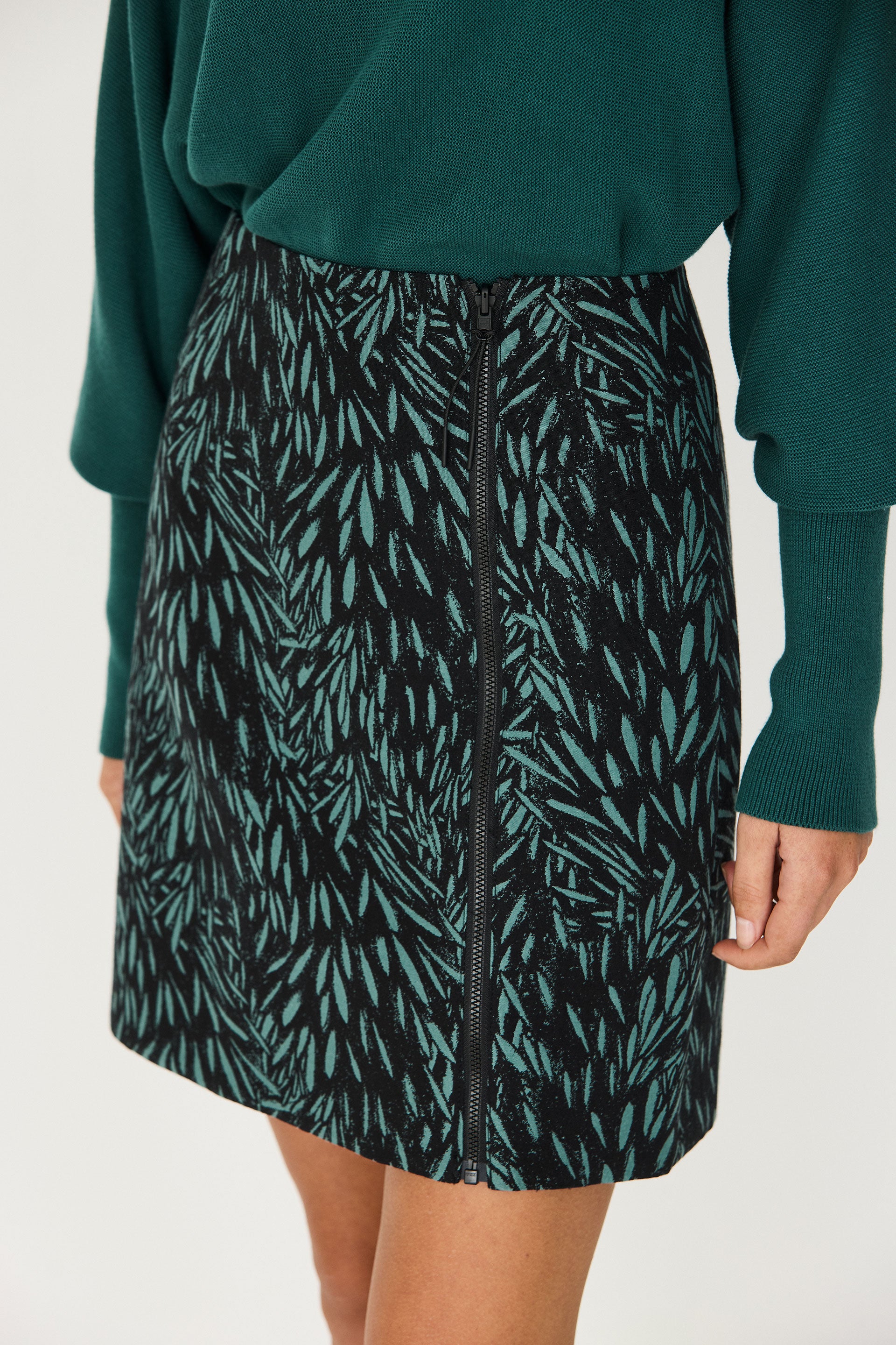 skfk femme jupe courte reversible katina leaves coton bio vert vert fonc l armoire poethique 2