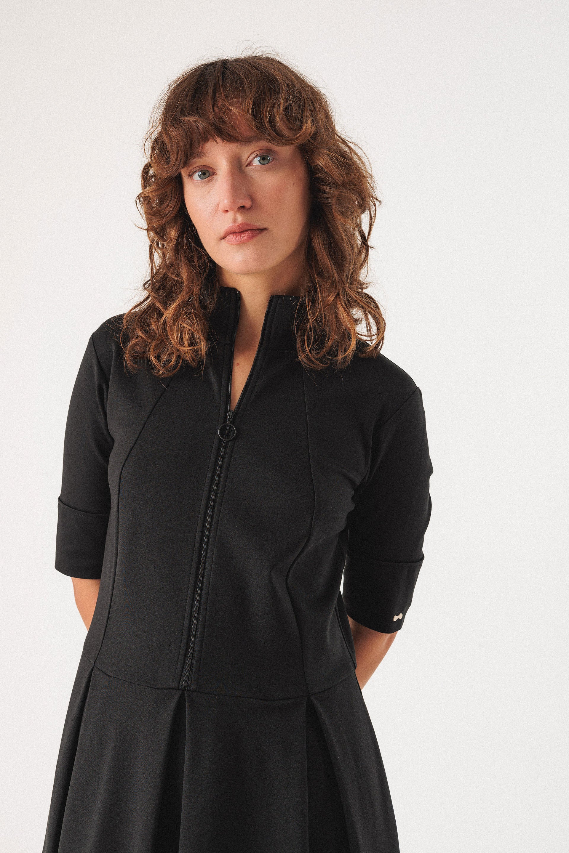 skfk femme robe alaitza modal noir l armoire poethique 1