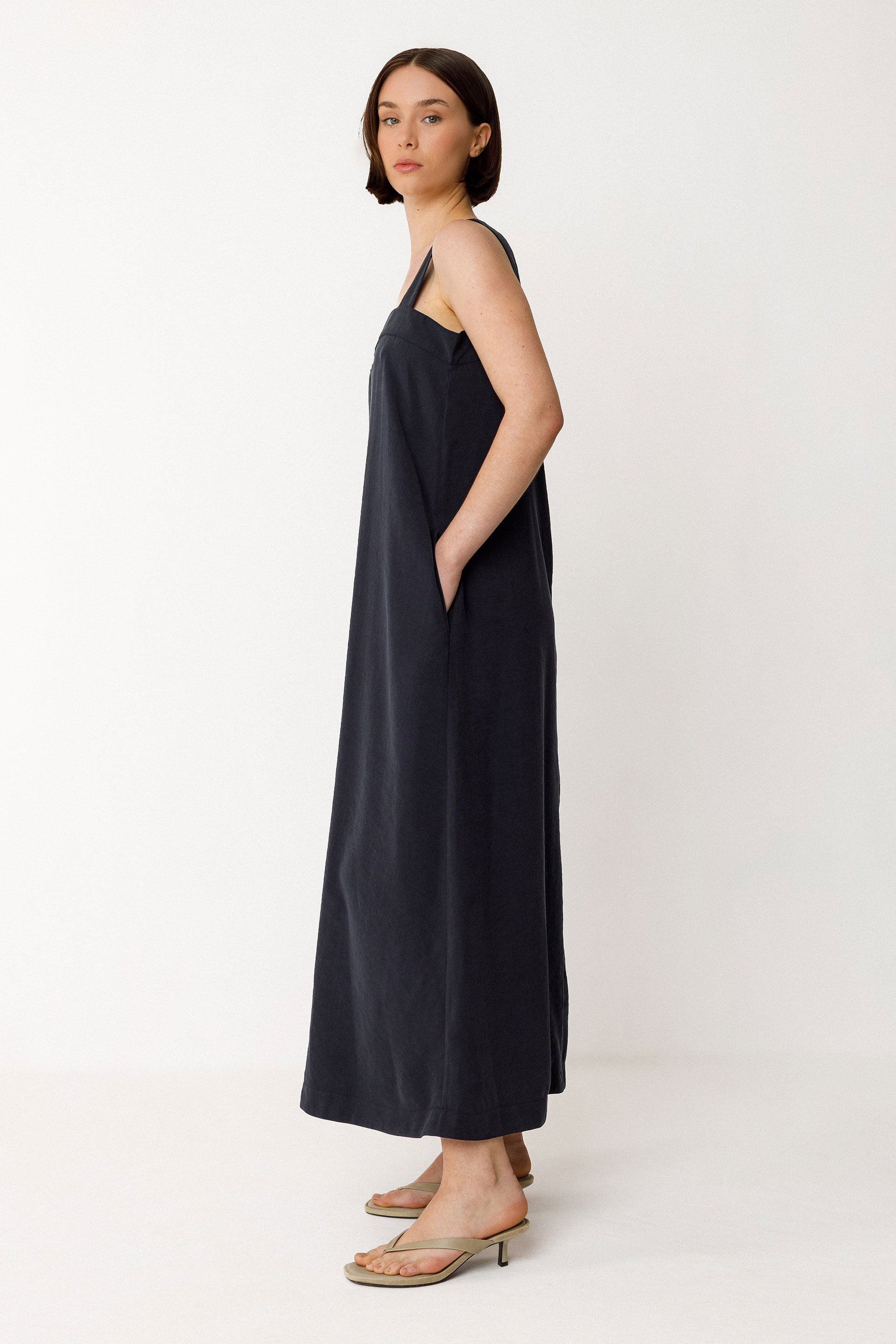 skfk femme robe elaia noir modal tencel l armoire poethique 2