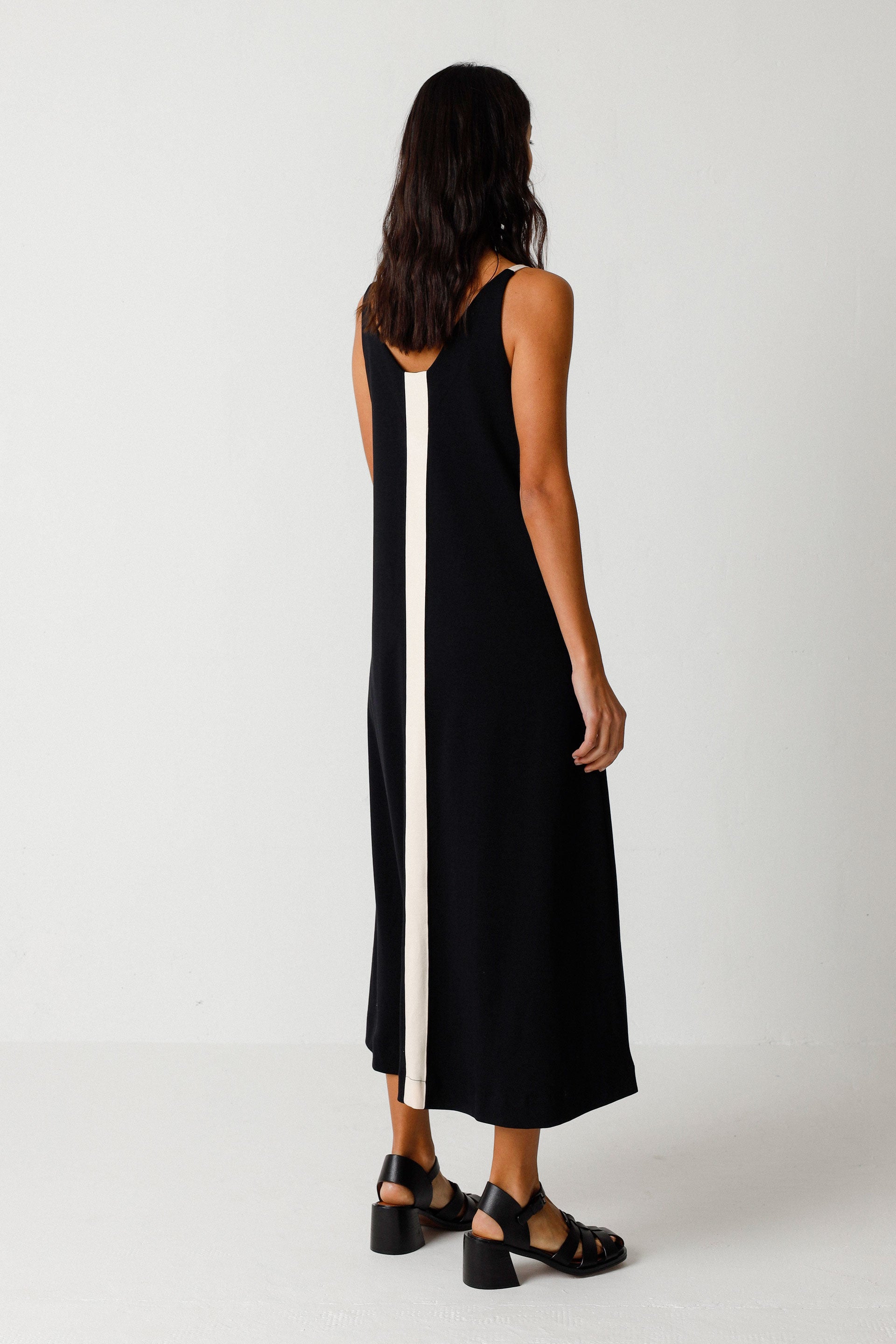 skfk femme robe zaine noir blanc coton bio l armoire poethique 3