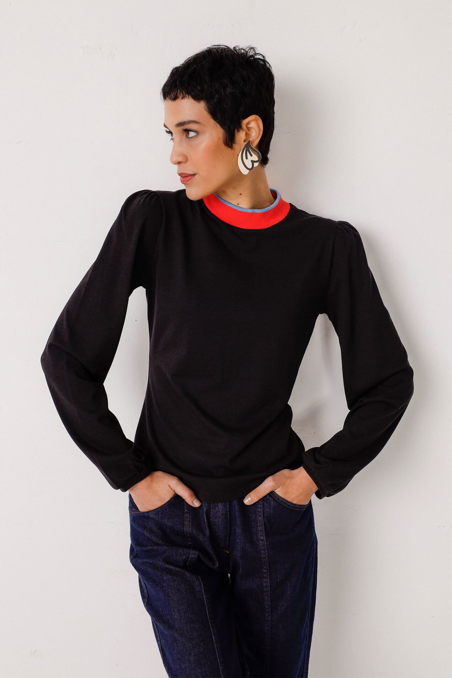skfk femme t shirt artea noir modal coton bio l armoire poethique  2