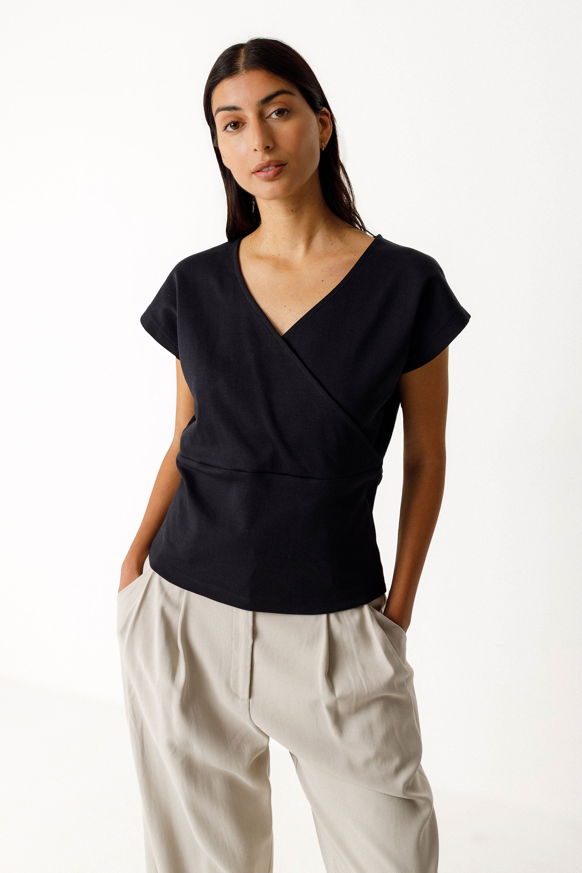 skfk femme t shirt maialen noir coton bio l armoire poethique 1