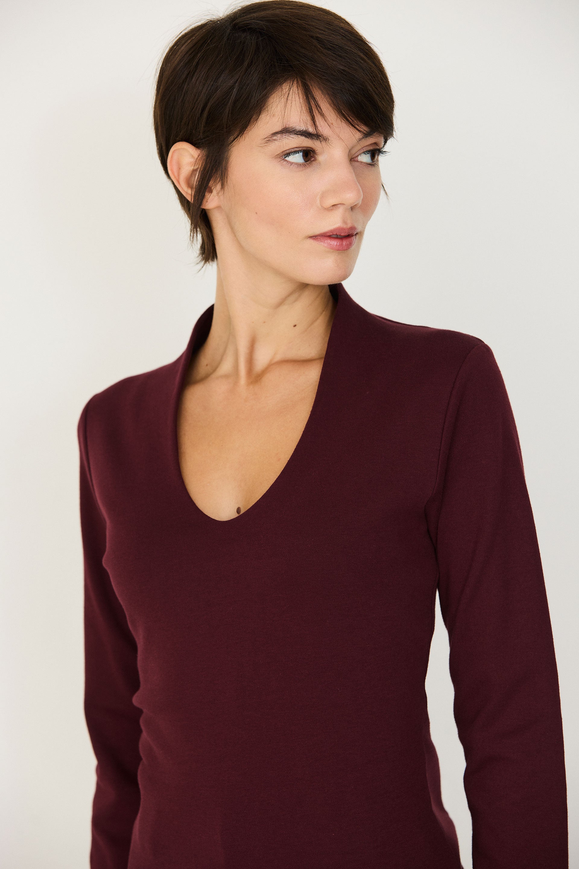 skfk femme tee shirt col v manches longues inge coton bio bordeaux l armoire poethique 3