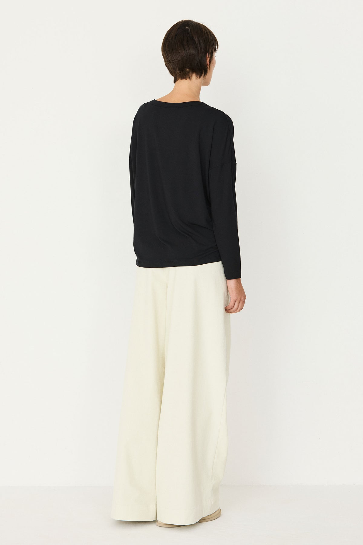 skfk femme tee shirt manches longues beltzane modal tencel noir l armoire poethique 4