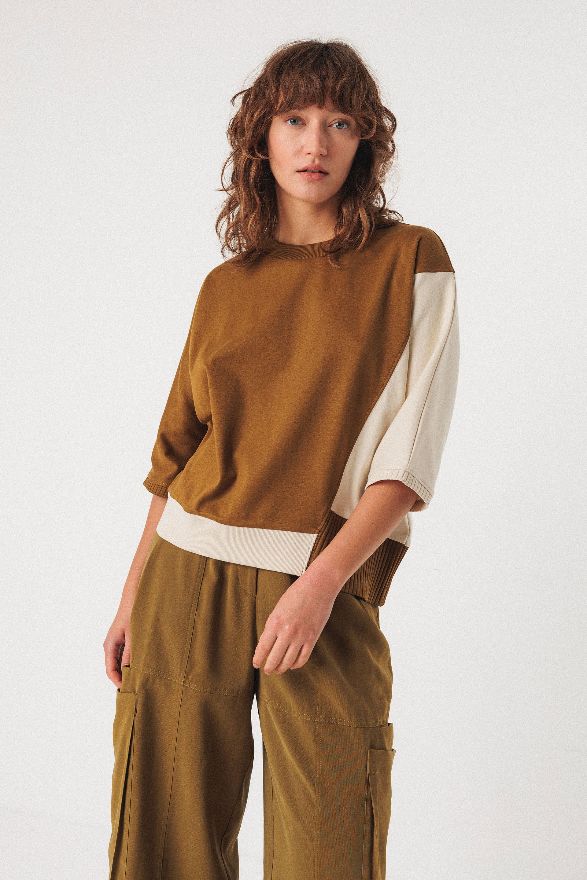 skfk femme top aloria coton bio vert olive creme l armoire poethique 1