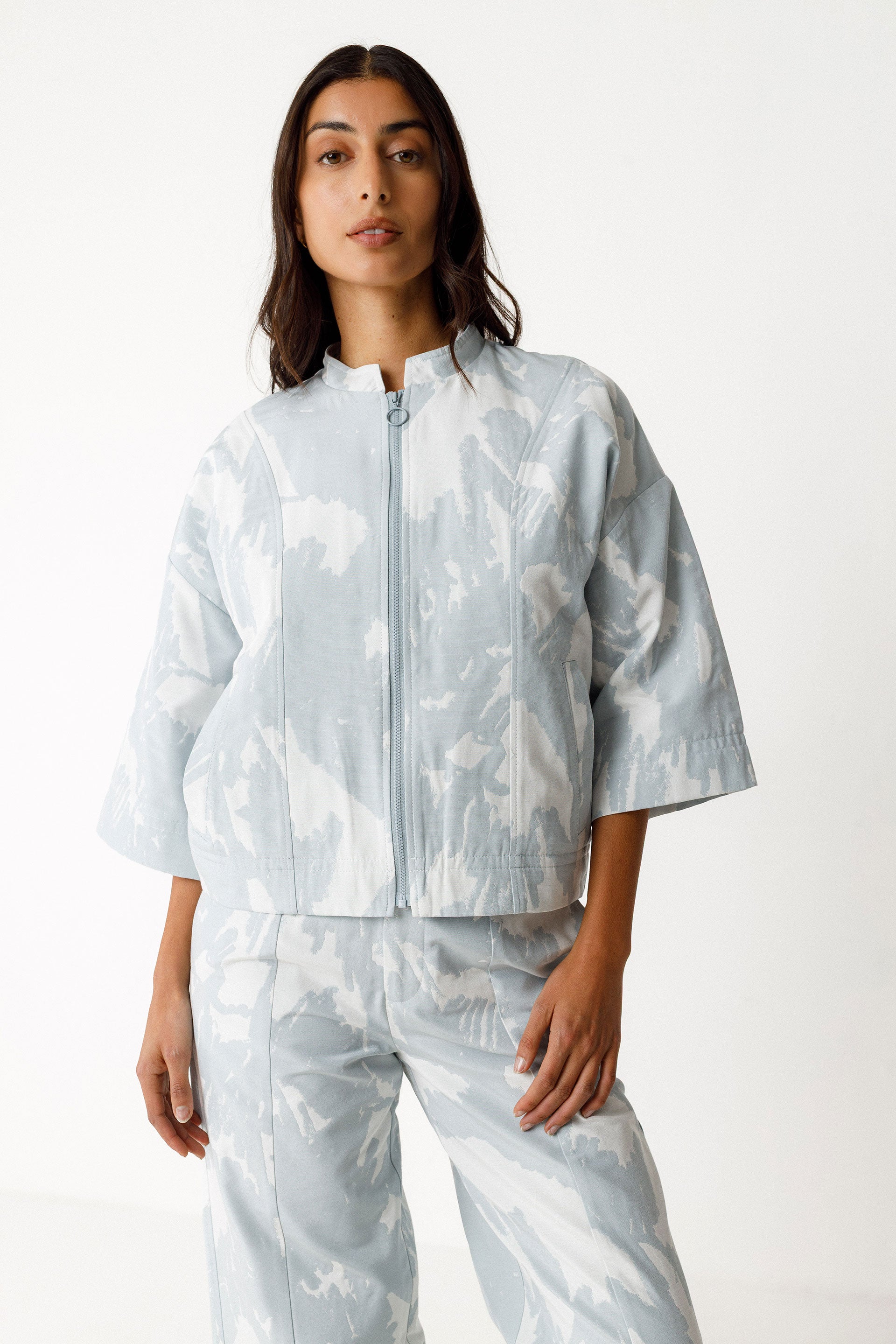 skfk femme veste zeiane camo gris blanc coton bio l armoire poethique 1