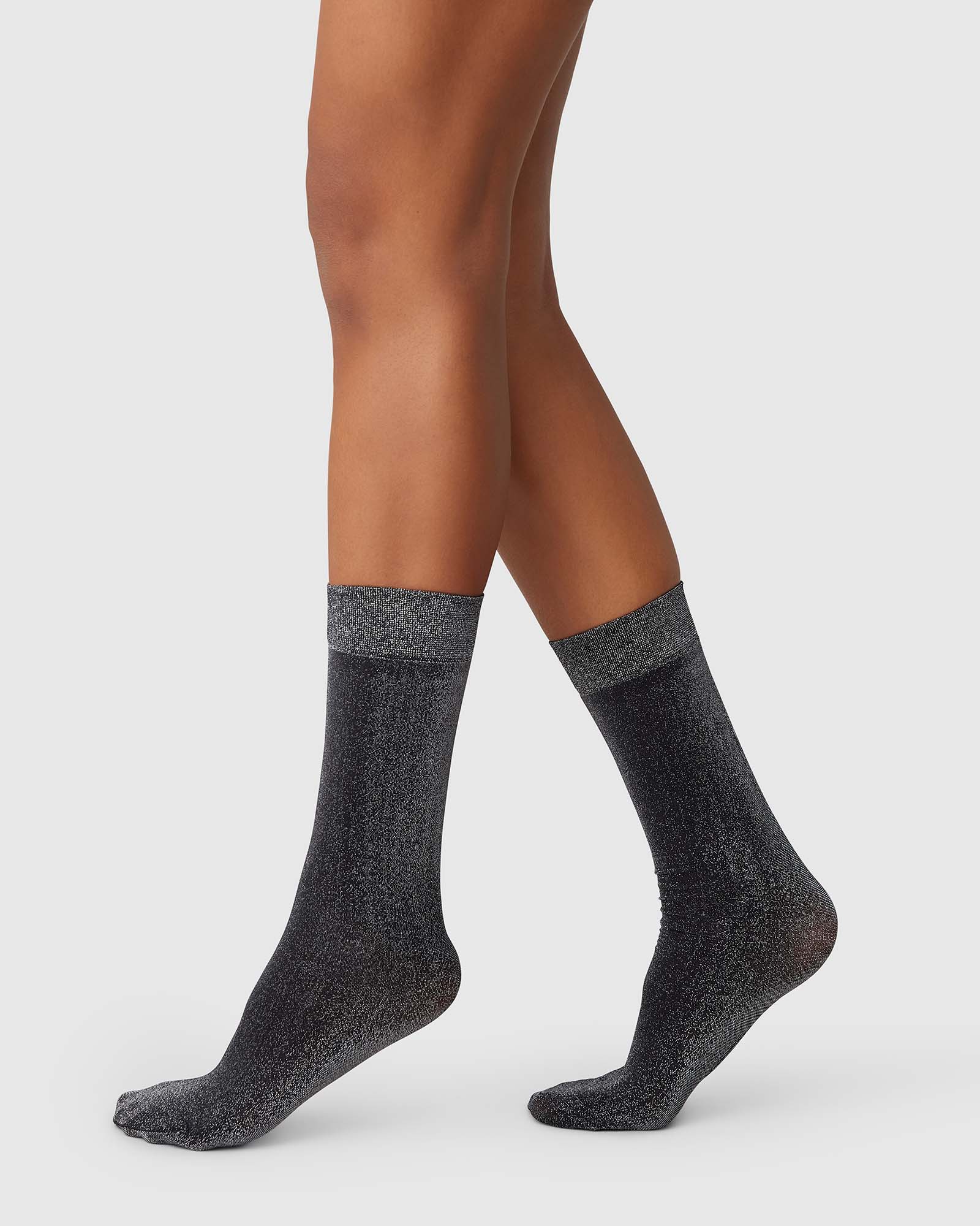 swedish stockings femme chaussettes ines noir polyamide recycle l armoire poethique  2