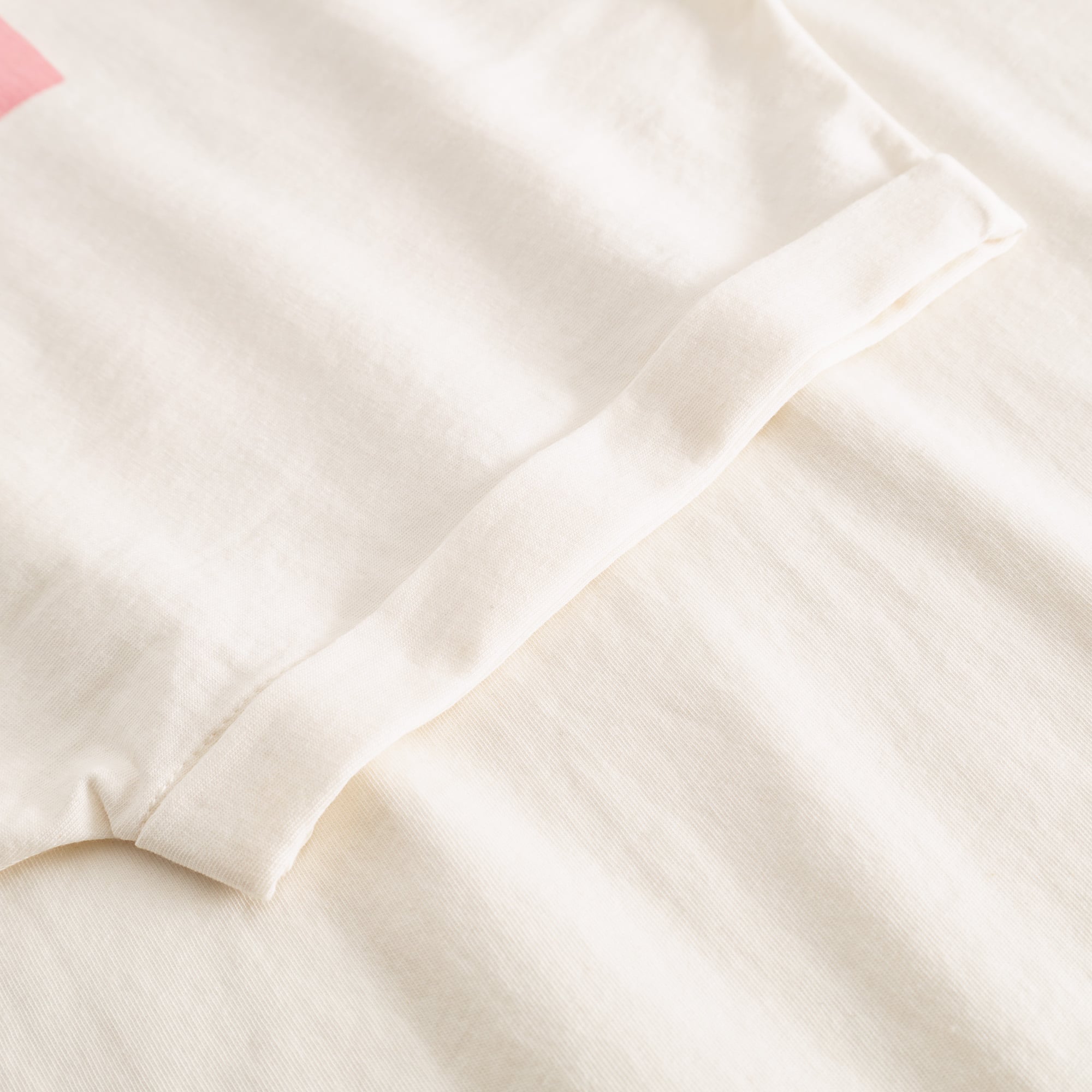 tee shirt plage et palmier en coton bio blanc vert et rose visby beach palm off white whisper white dedicated femme t shirt visby beach palm coton bio blanc vert rose l armoire poethique 4
