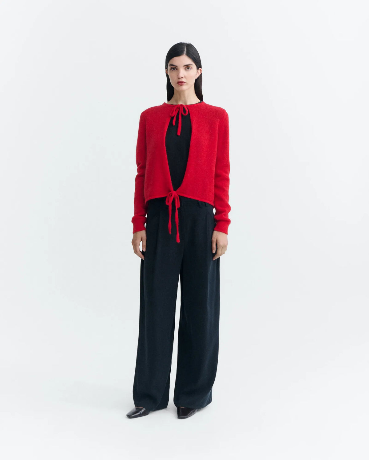 thinking mu cardigan en laine leila knitted rouge l armoire poethique