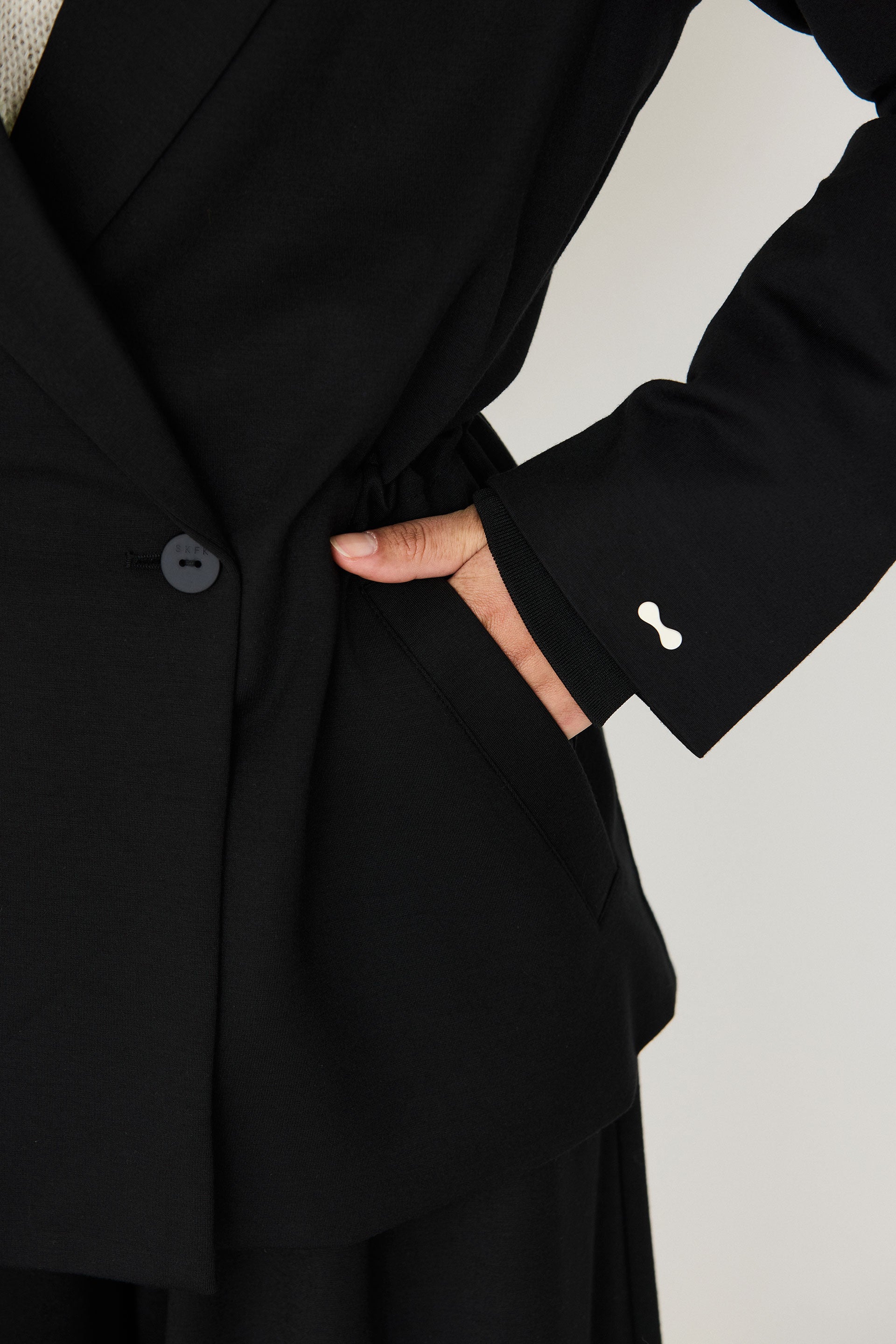 veste blazer en modal aioa noir skfk femme veste blazer aioa modal noir l armoire poethique 3