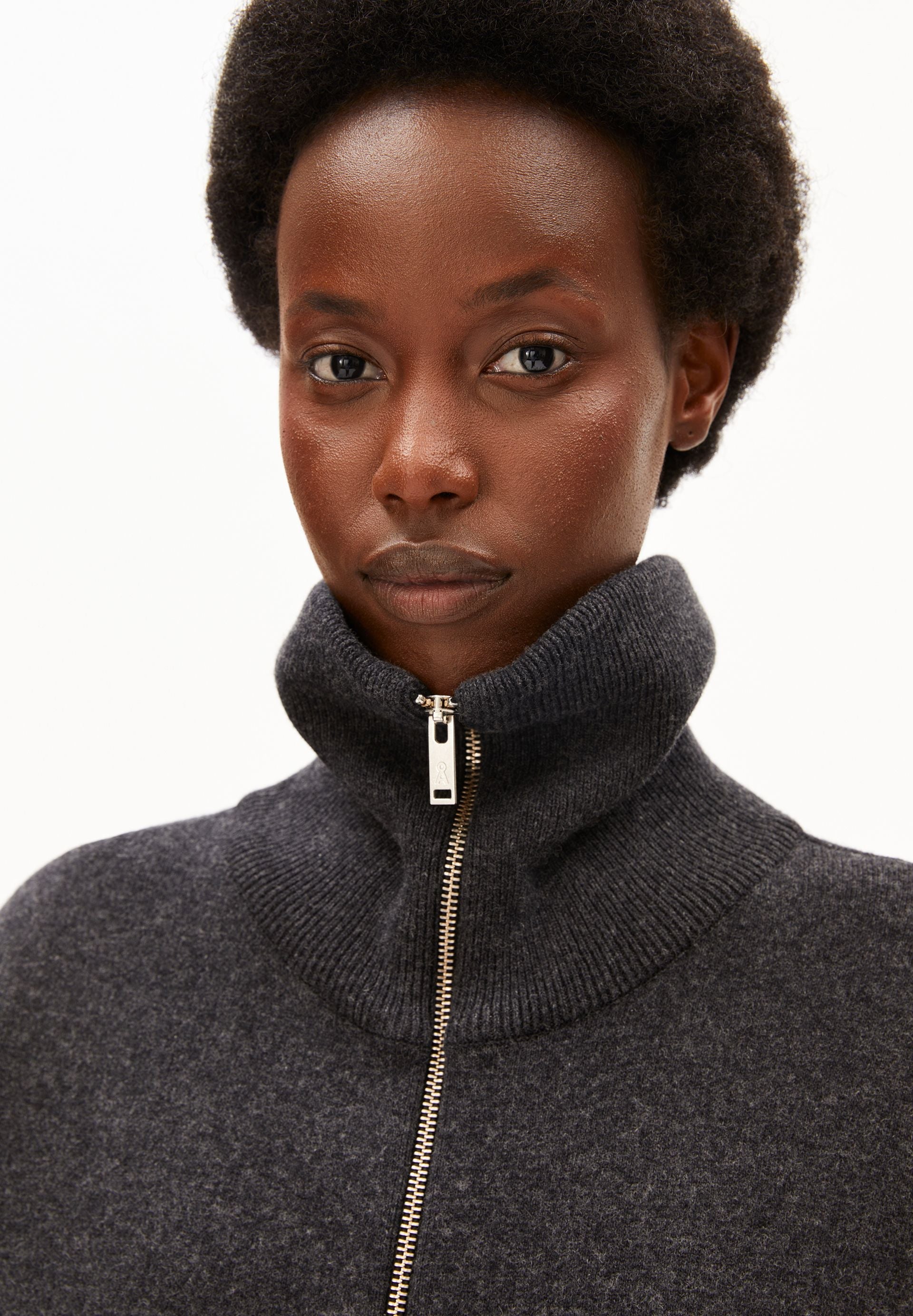 veste zippe en coton bio et laine bio gris anthracite armedangels femme veste laine gris anthracite l armoire poethique 3