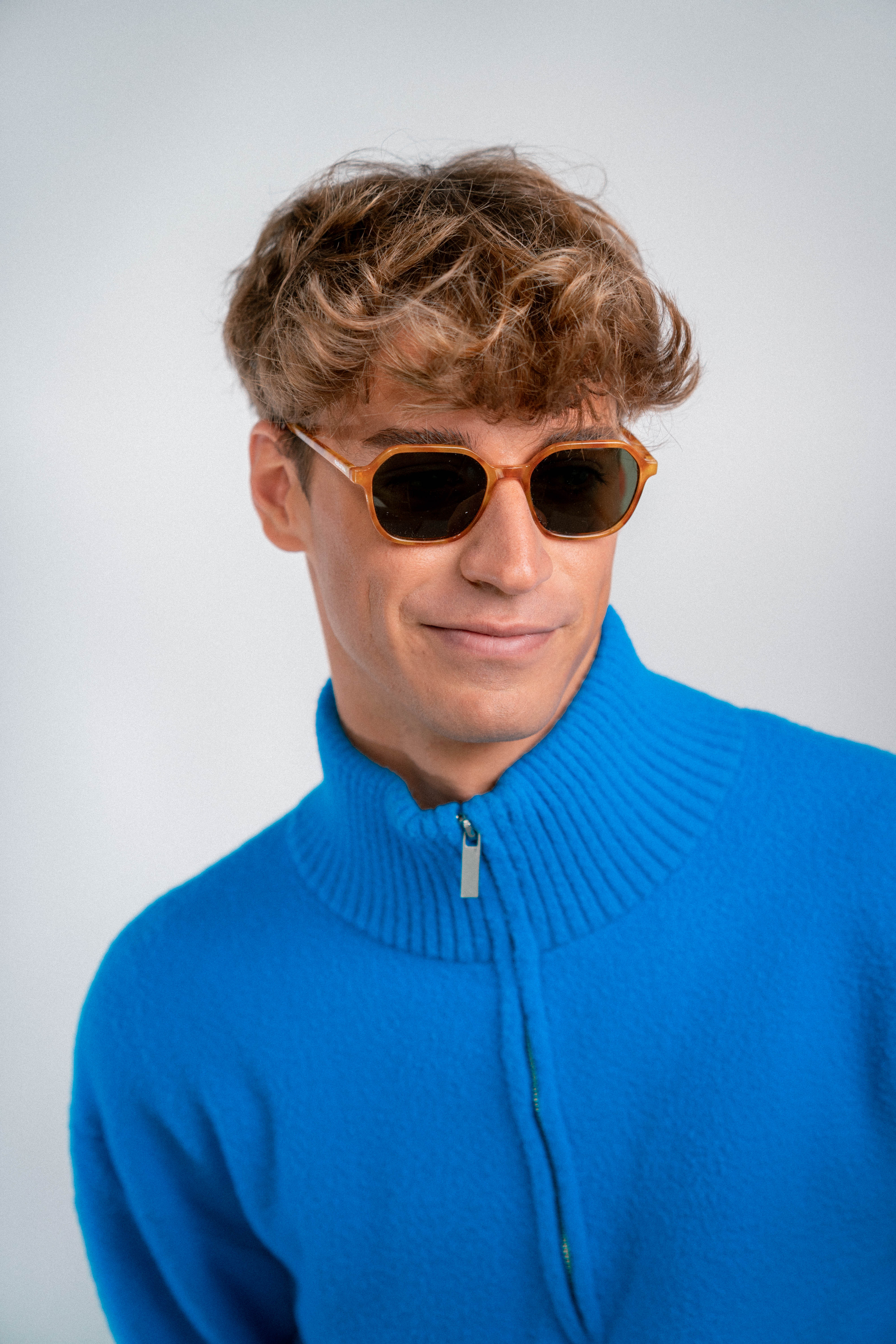 lunettes de soleil en bouteilles de plastique recycles vallee tortoise yellow pepper green  jaune parafina unisexe lunettes vallee bouteille recyclee jaune l armoire poethique 3