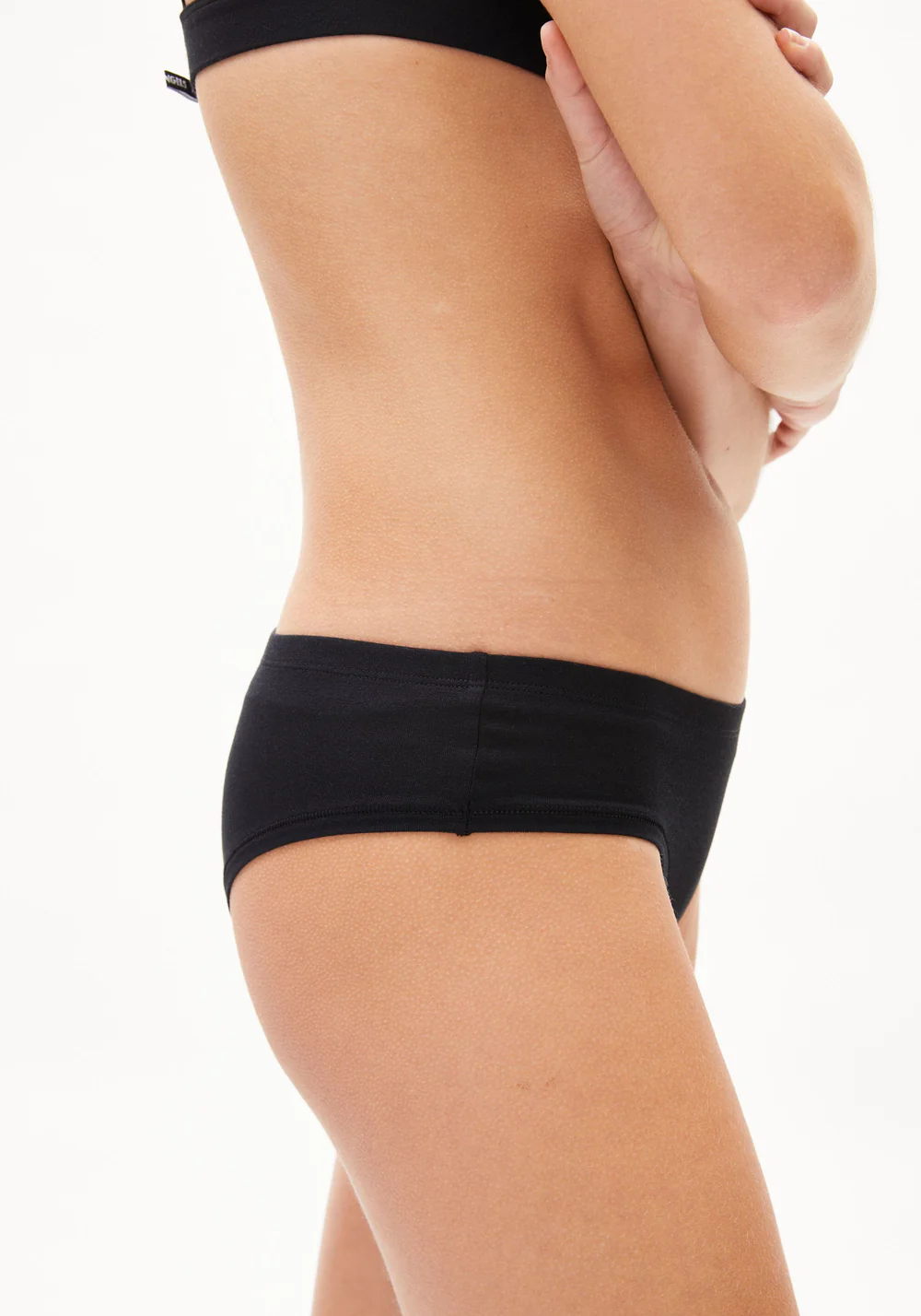 armedangels femme culotte eiraa tencel modal noir l armoire poethique  4 