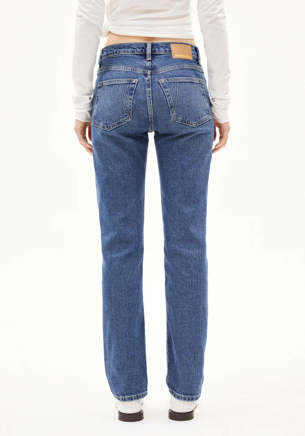 armedangels femme jean droit carenaa atmospheric coton recycle bleu jean l armoire poethique  2 