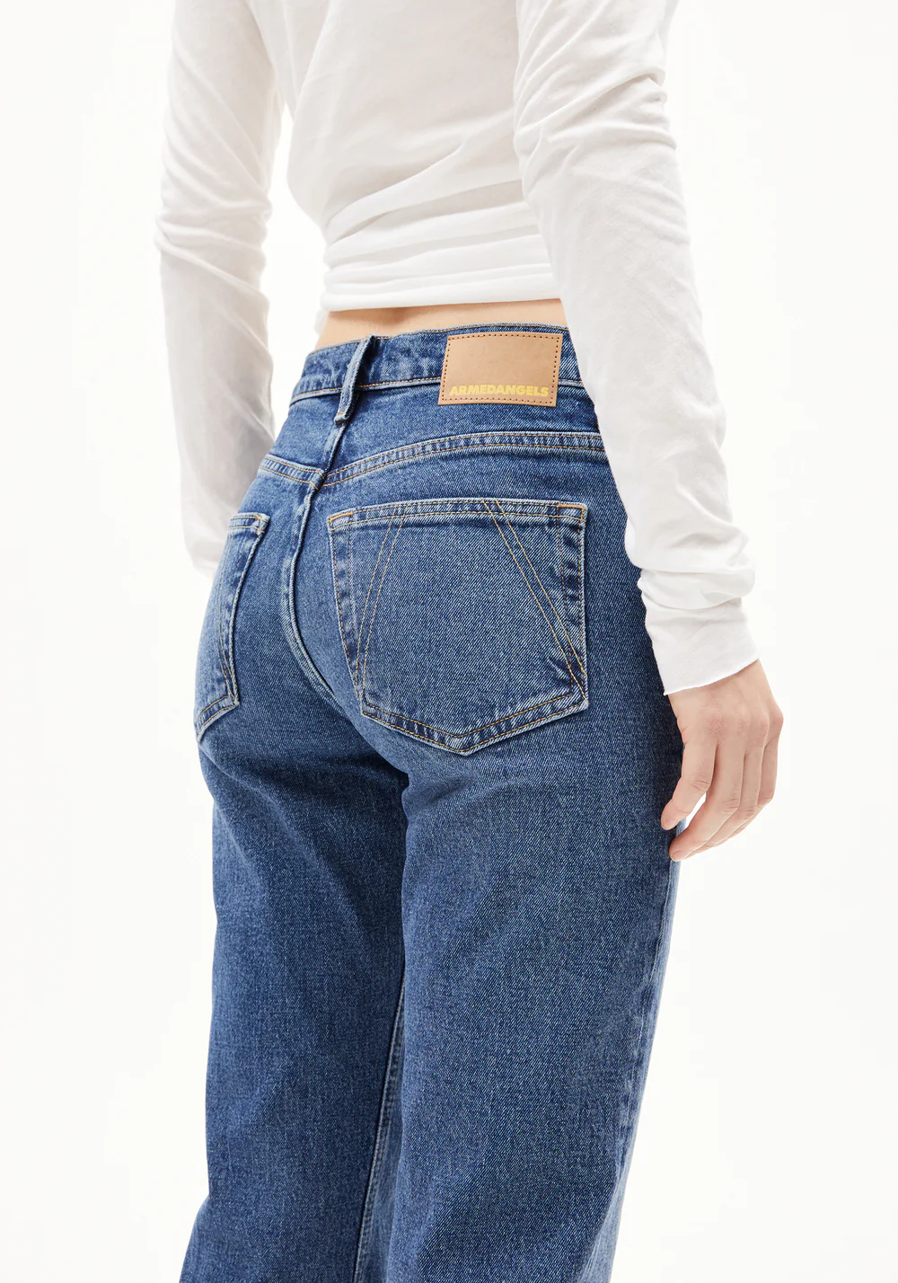 armedangels femme jean droit carenaa atmospheric coton recycle bleu jean l armoire poethique  4 