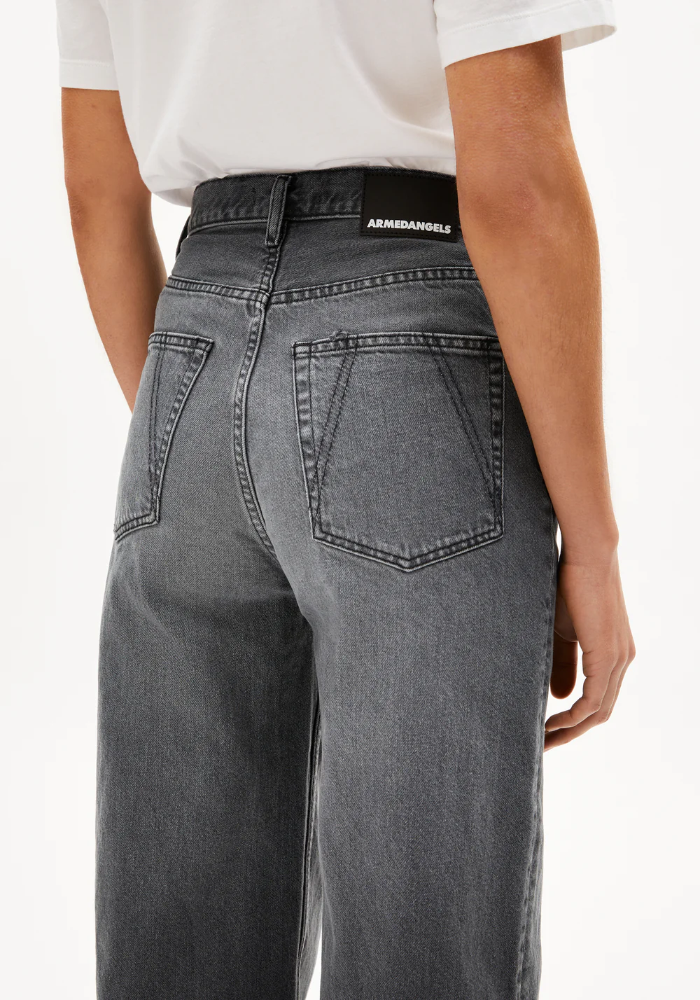 armedangels femme jean large enijaa dione coton recycle gris delave l armoire poethique  4 