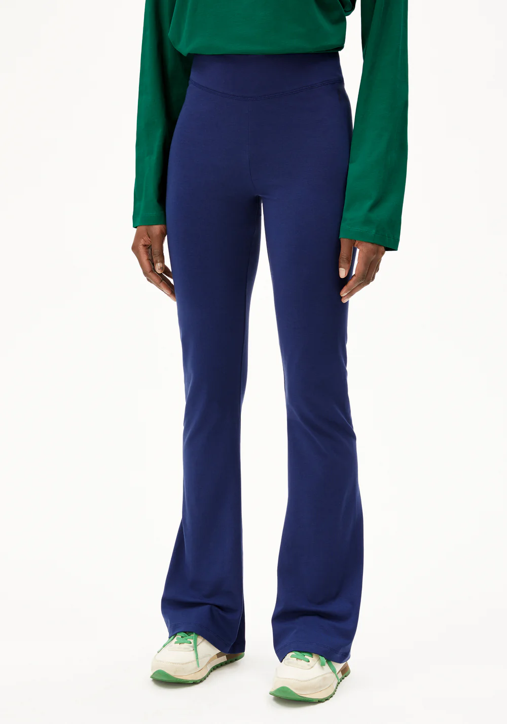 armedangels femme legging evase rehmaa coton bio bleu l armoire poethique  4 