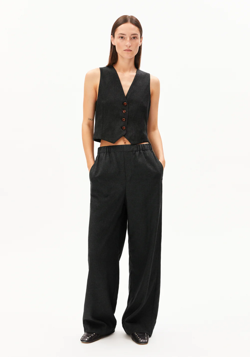 armedangels femme pantalon jonvaalie premium mel lyocell tencel gris anthracite l armoire poethique  5 