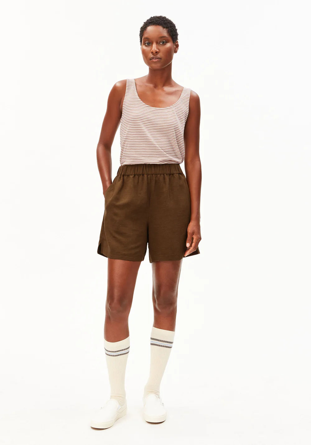 armedangels femme short blend pull on lenzing ecovero kaki l armoire poethique  1 