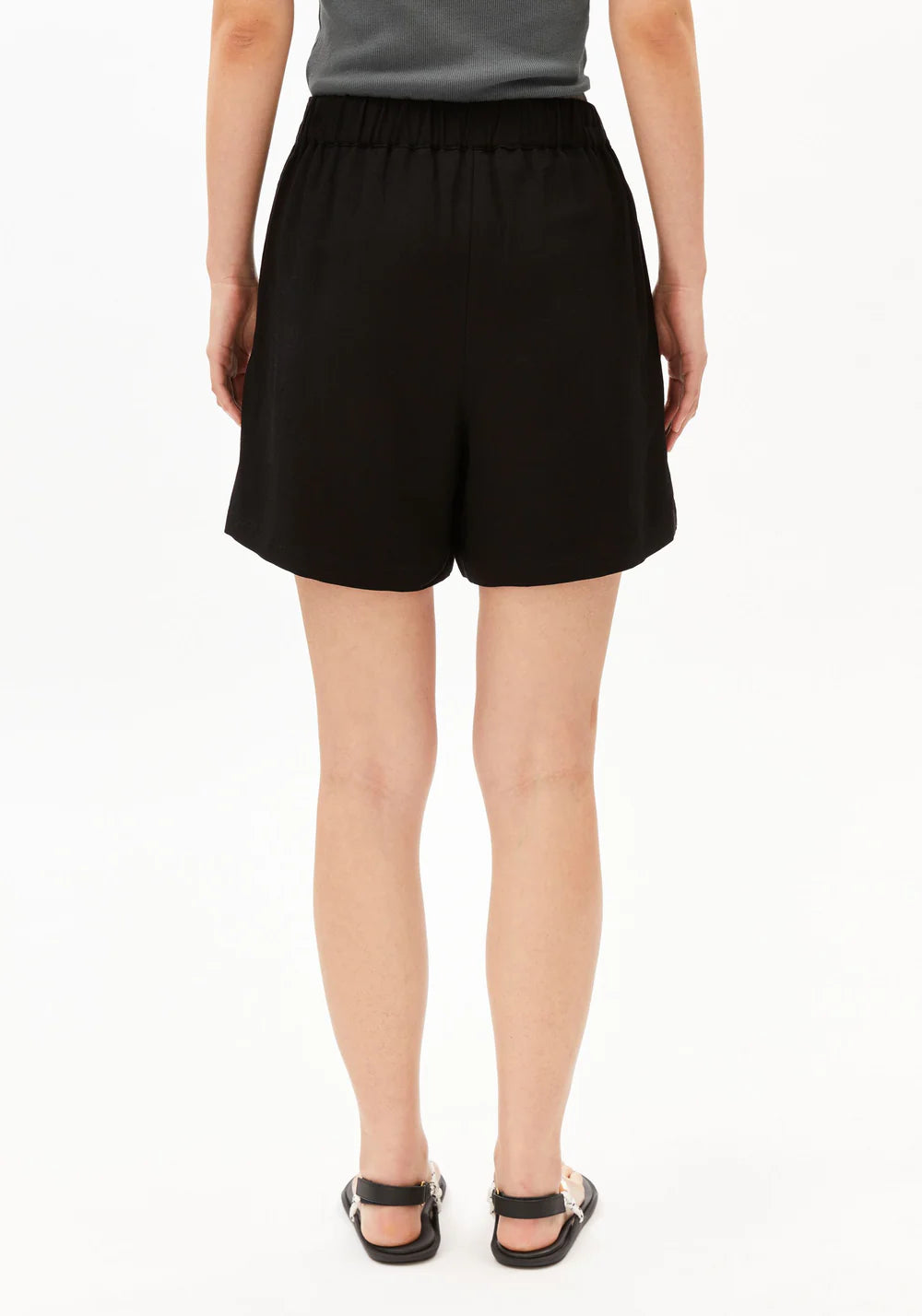 armedangels femme short blend pull on lenzing ecovero noir l armoire poethique  3 