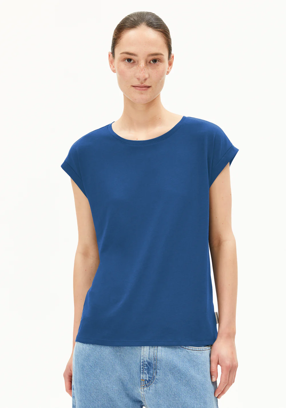 armedangels femme t shirt jilaana tencel lyocell bleu l armoire poethique  1 