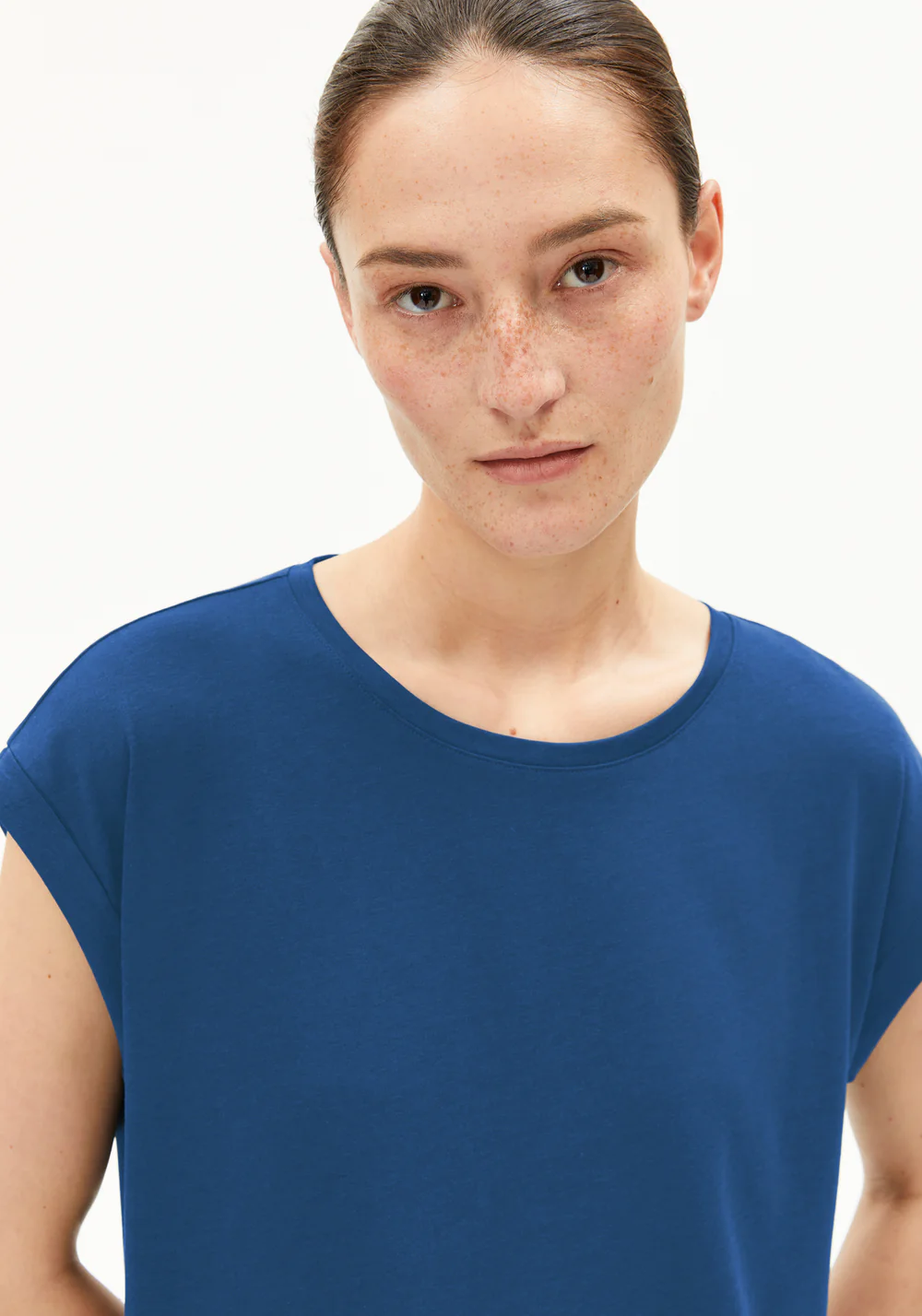 armedangels femme t shirt jilaana tencel lyocell bleu l armoire poethique  4 