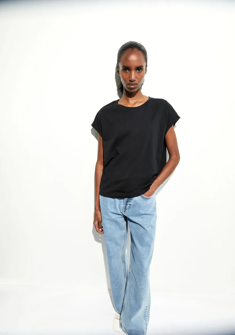 armedangels femme tee shirt slub jersey coton bio noir l armoire poethique  3 