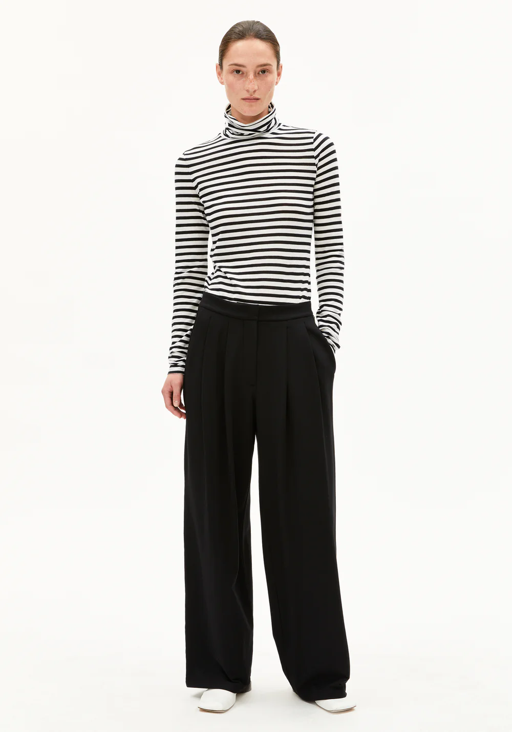 armedangels femme top graziliaa stripes coton bio noir blanc l armoire poethique  2 