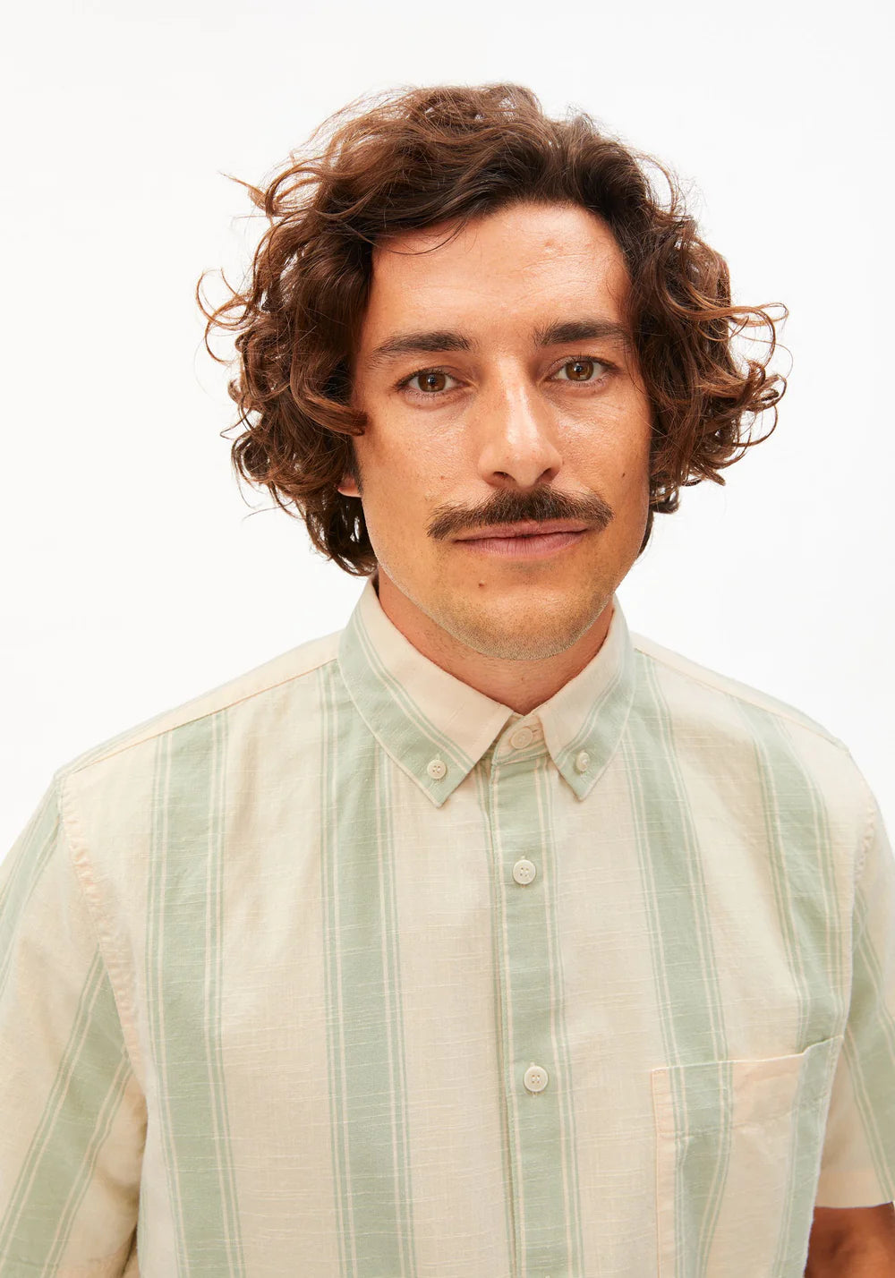 armedangels homme chemise rayee coton bio lin ecru vert l armoire poethique  1 