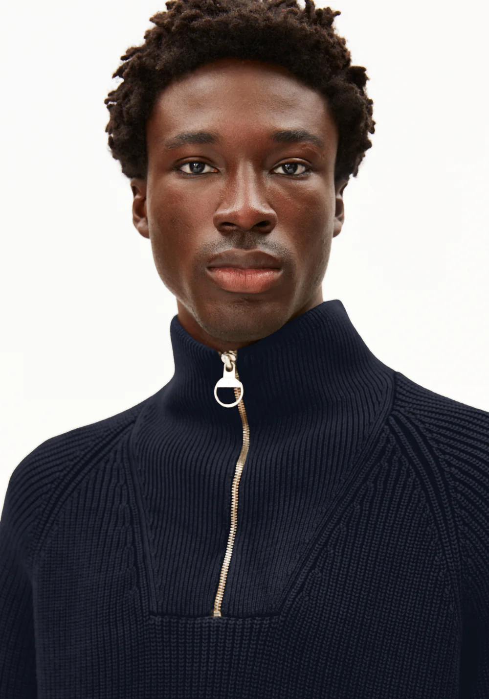 armedangels homme pull camioneur kaalves gmt dye coton bio bleu marine l armoire poethique  4 