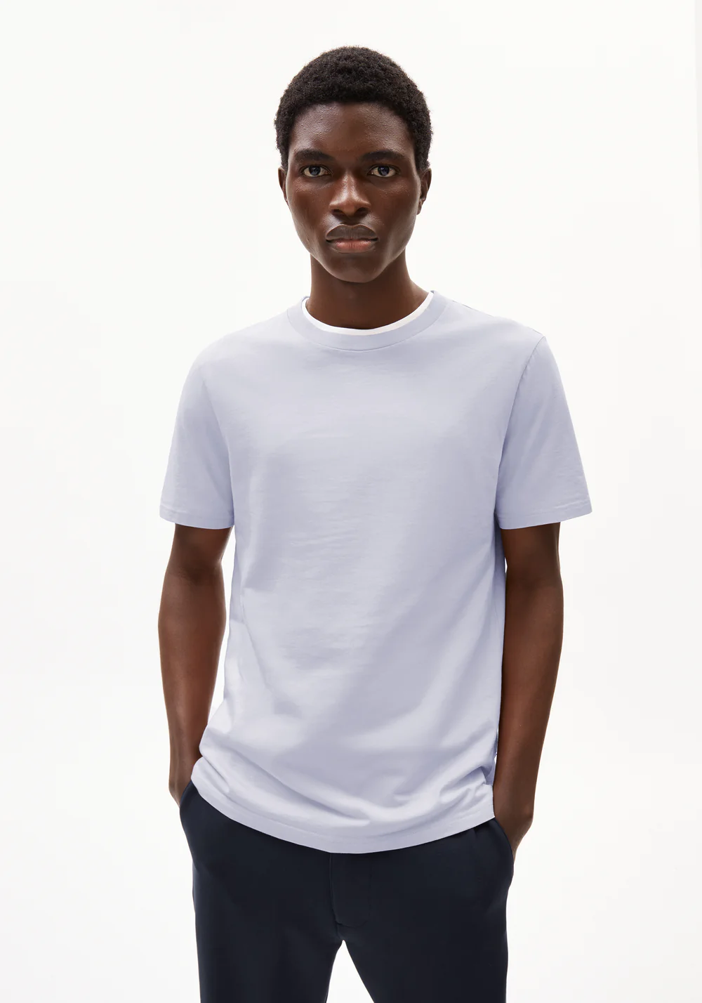 armedangels homme t shirt basique jaames coton bio bleu gris l armoire poethique  1 