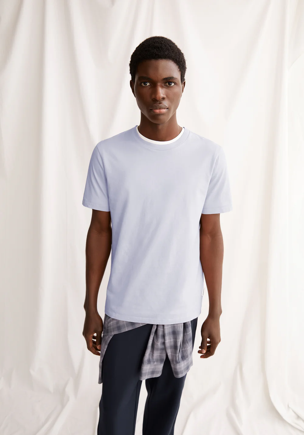 armedangels homme t shirt basique jaames coton bio bleu gris l armoire poethique  3 