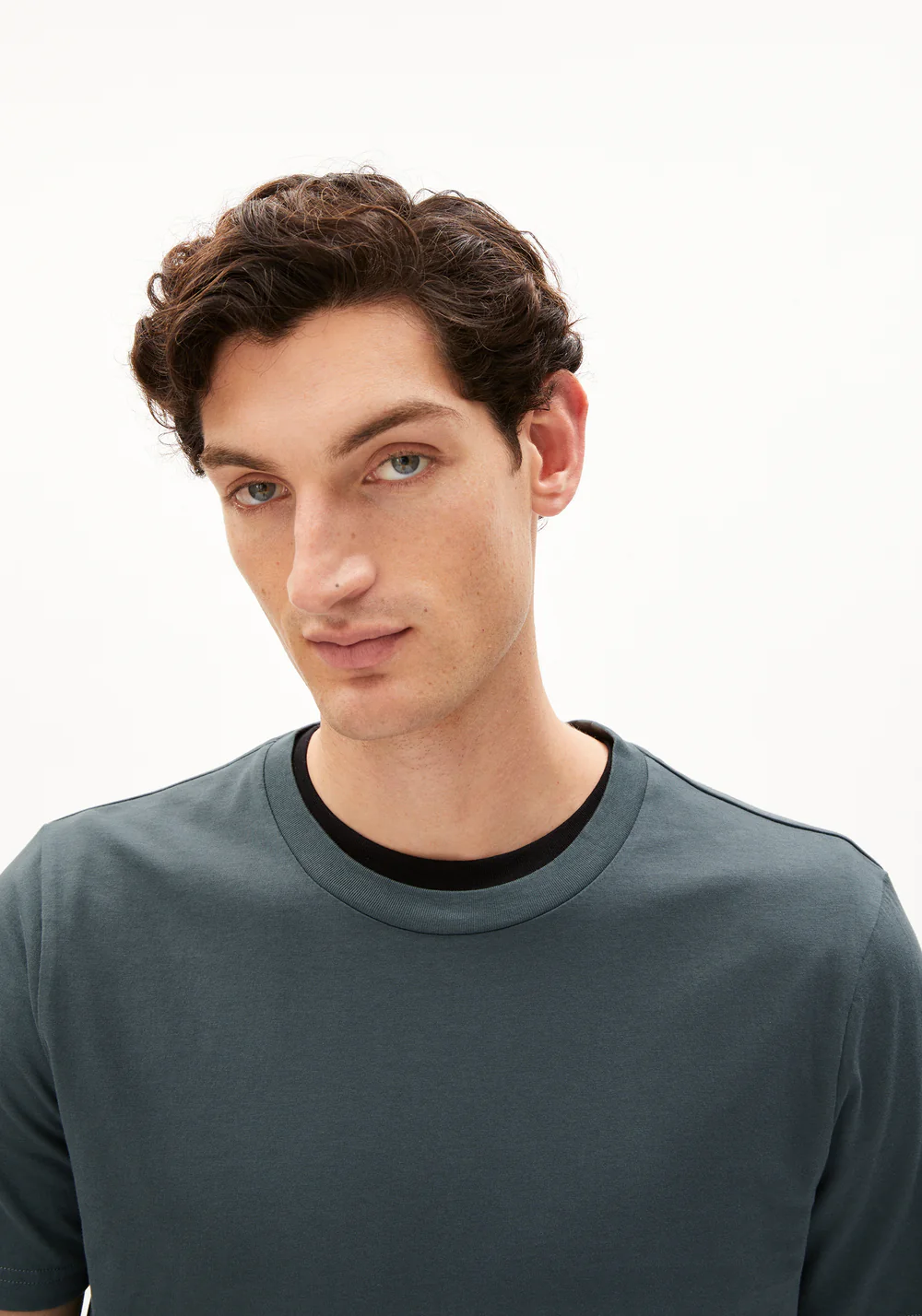 armedangels homme t shirt basique jaames coton bio gris acier l armoire poethique  4 