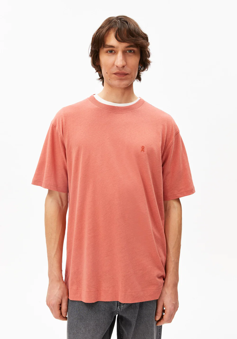 armedangels homme tee shirt maarkos coton bio lin rouge l armoire poethique  1 