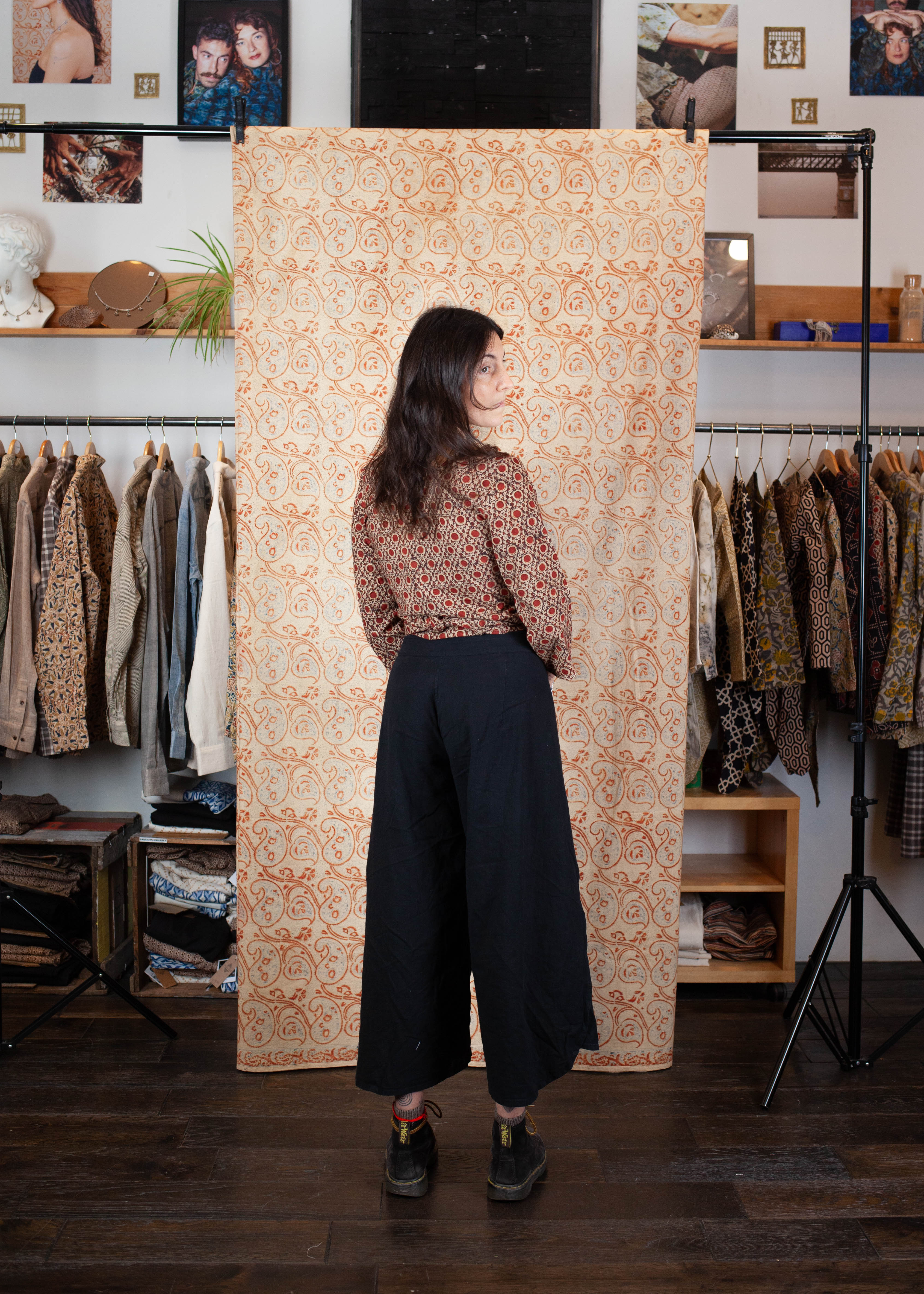 azaadi femme top benares kendr centre rouge noir ecru coton bio l armoire poethique  3 