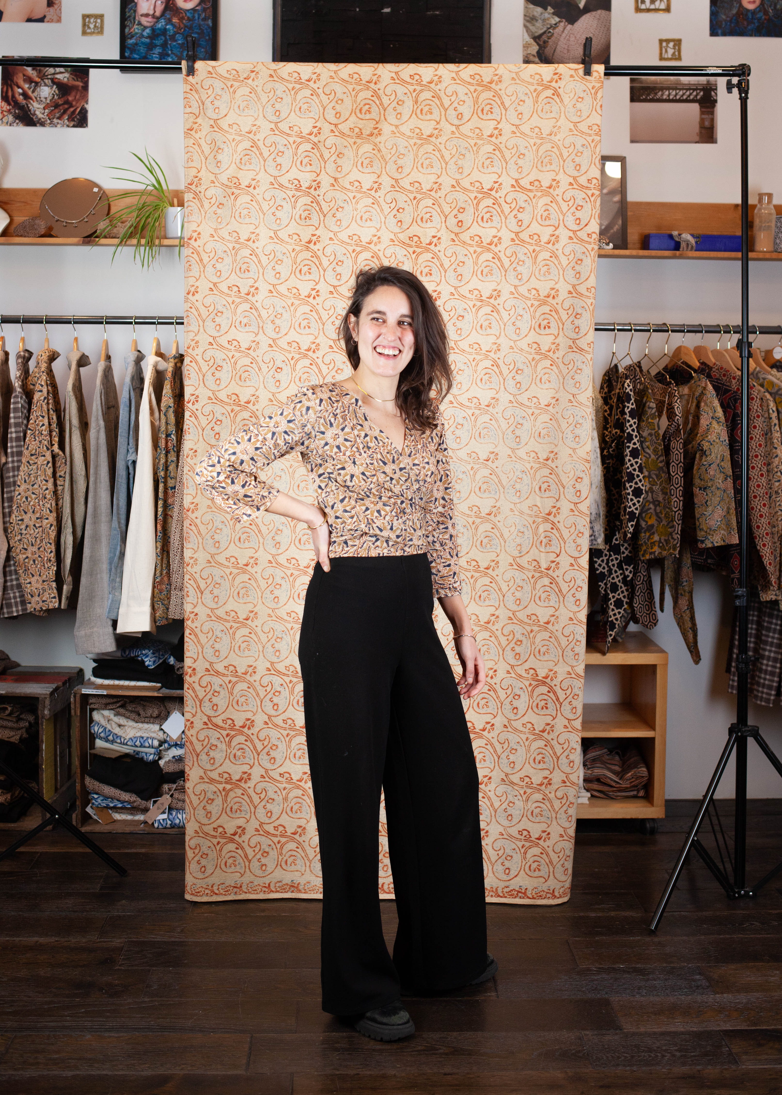 azaadi femme top benares machalee poisson bleu vert ecru coton bio l armoire poethique  3 